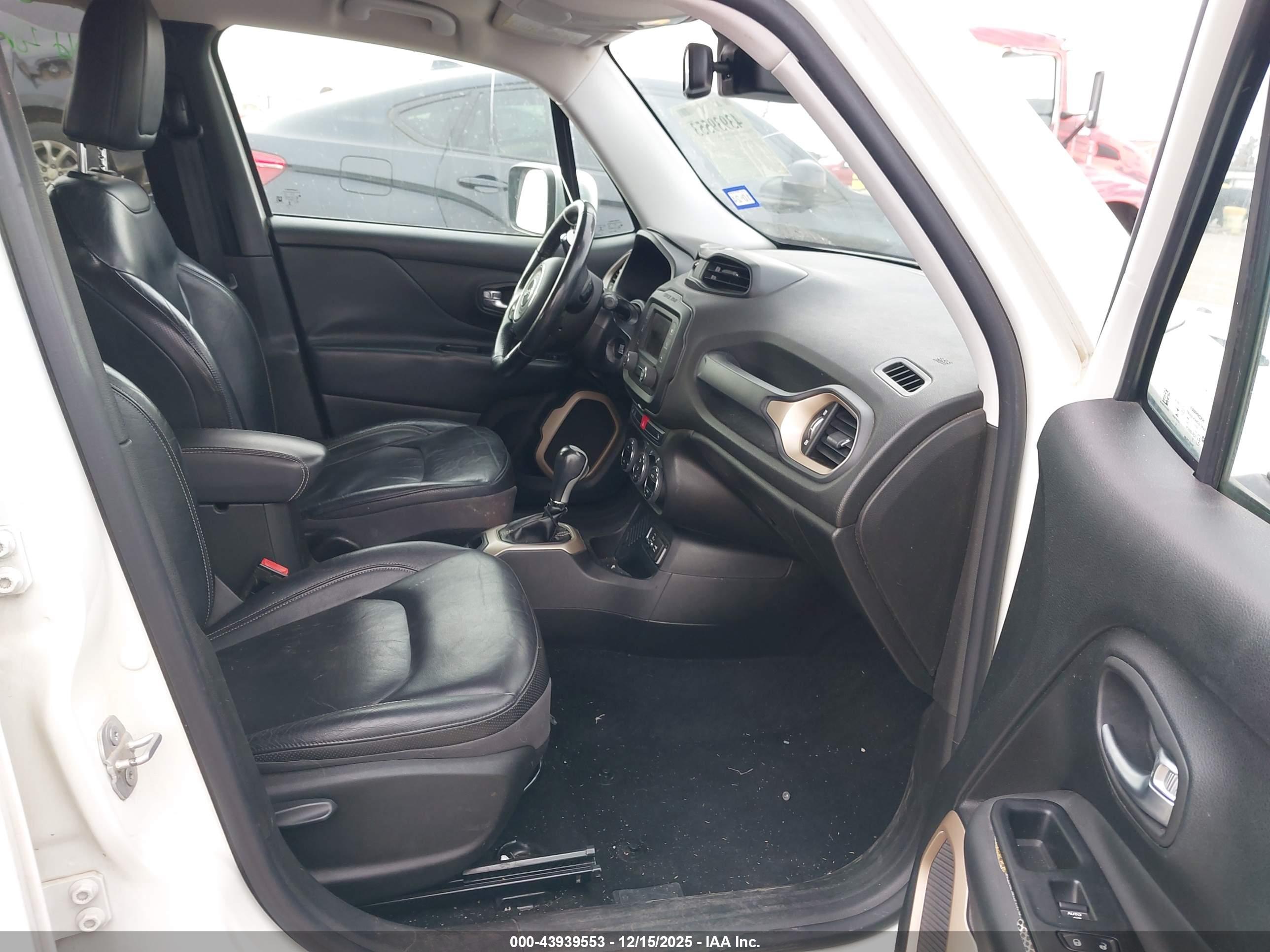 JEEP RENEGADE image 5
