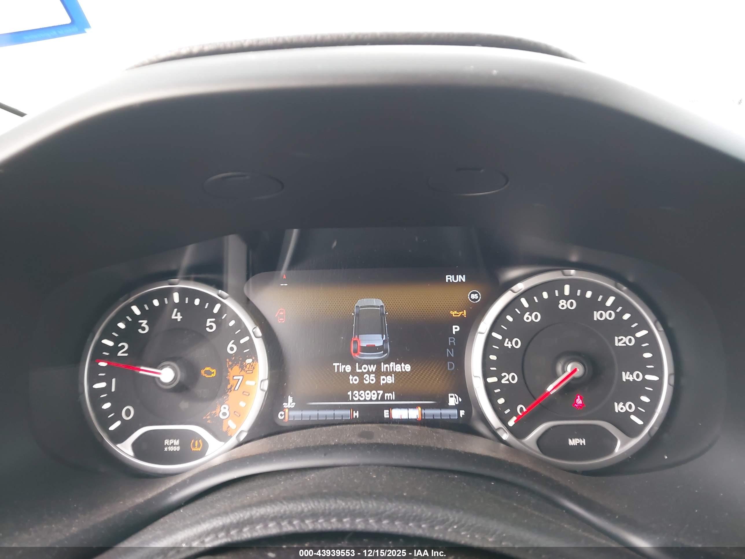 JEEP RENEGADE image 7