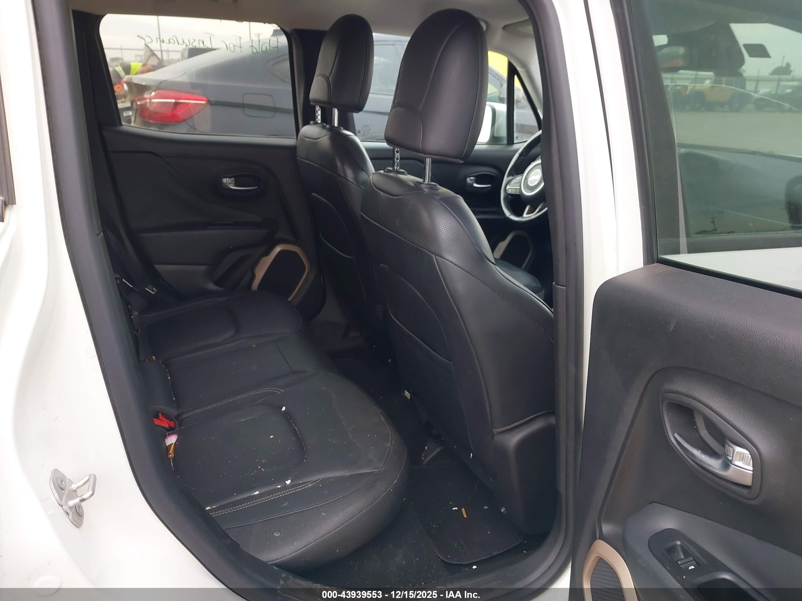 JEEP RENEGADE image 8
