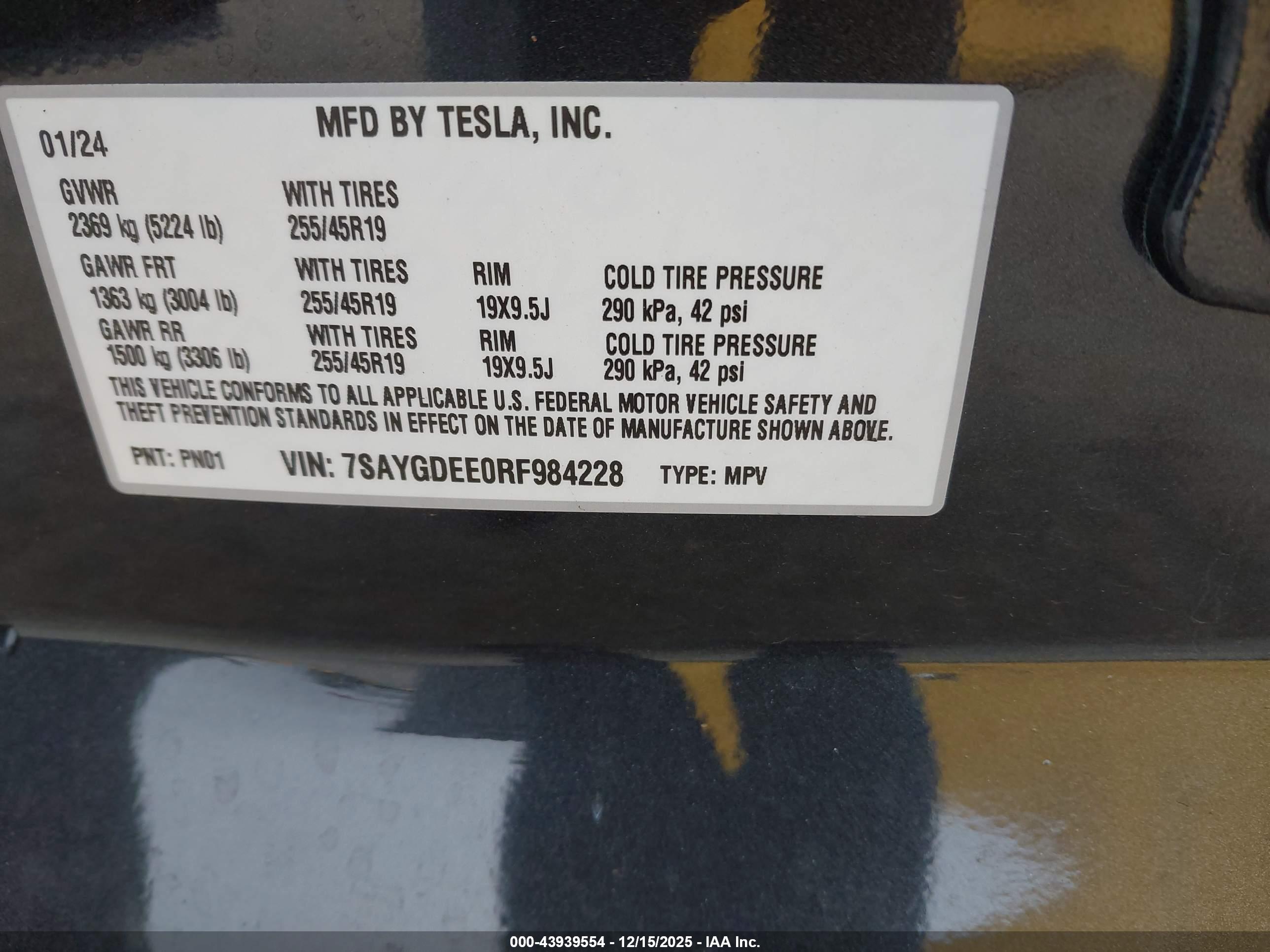 TESLA MODEL image 9