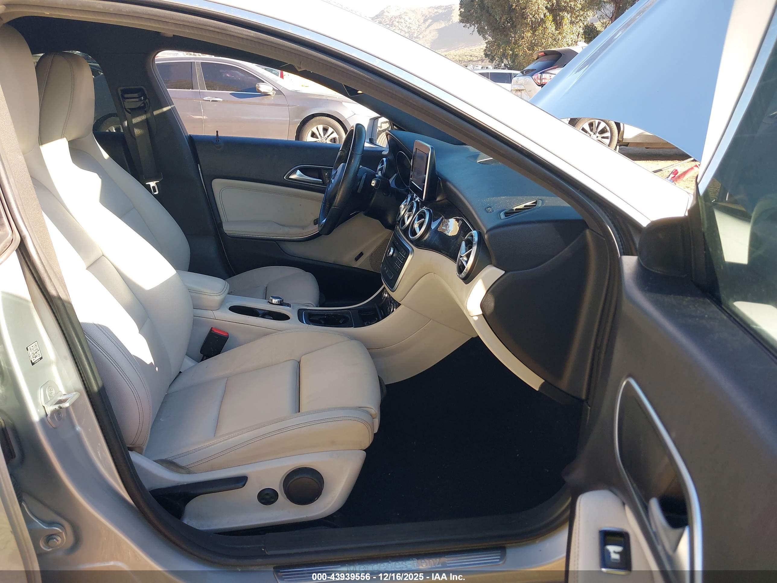 MERCEDES-BENZ CLA image 5