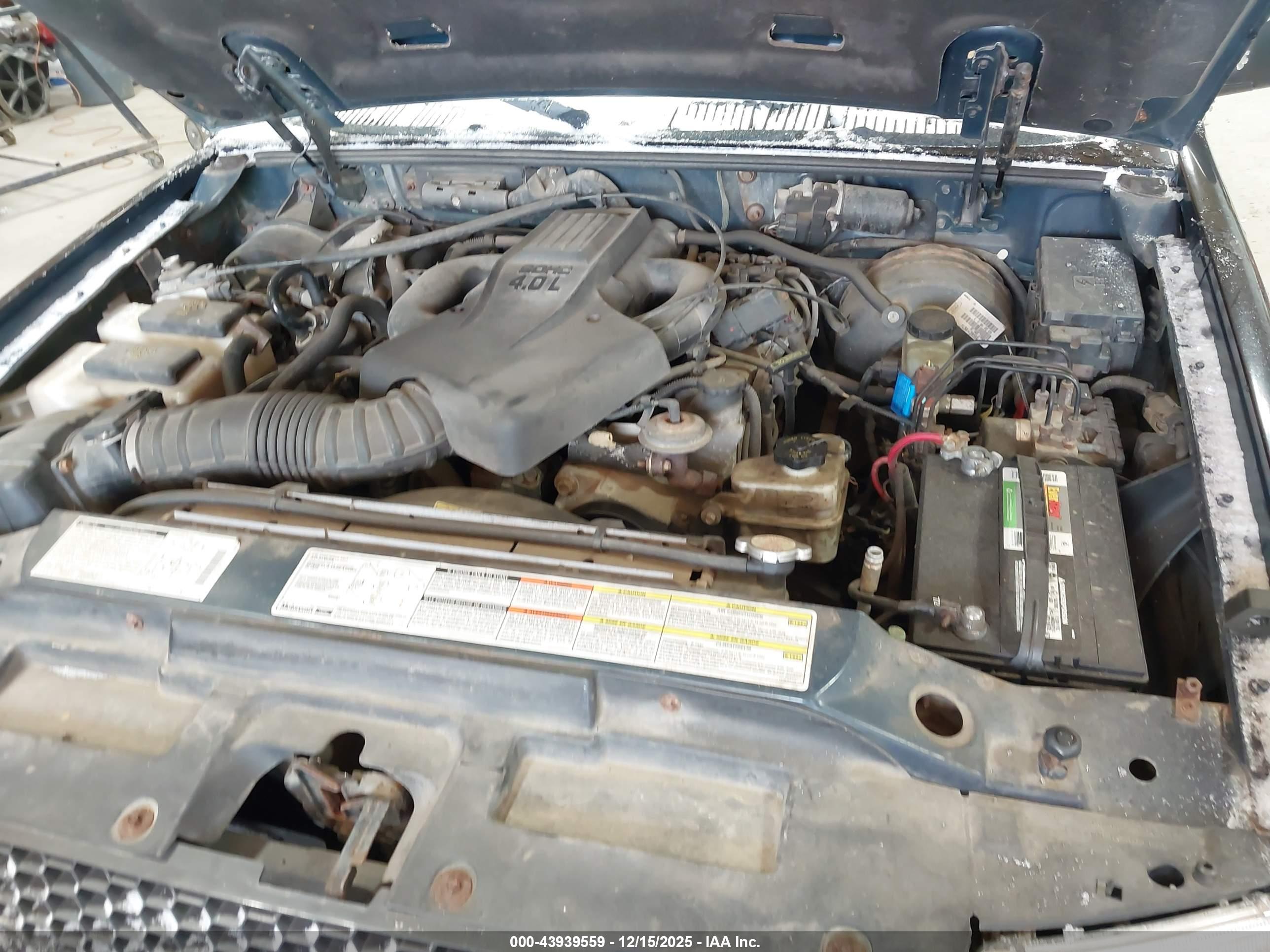 FORD EXPLORER image 10