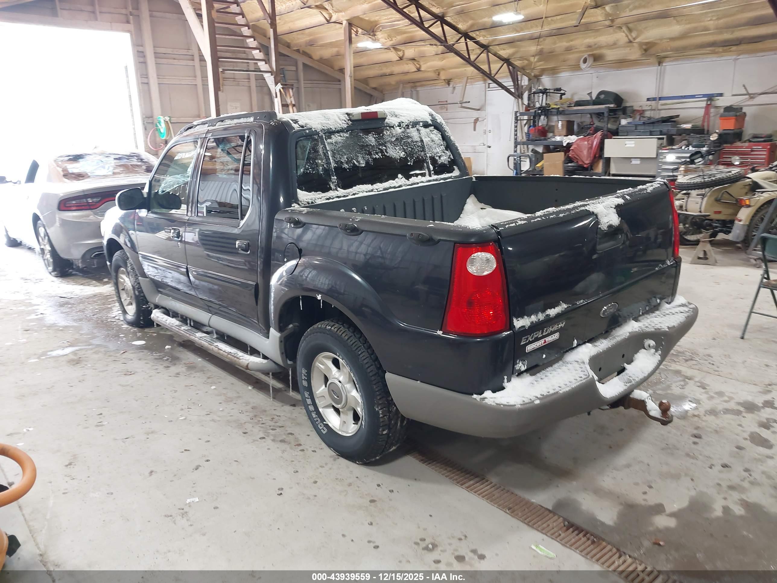 FORD EXPLORER image 3