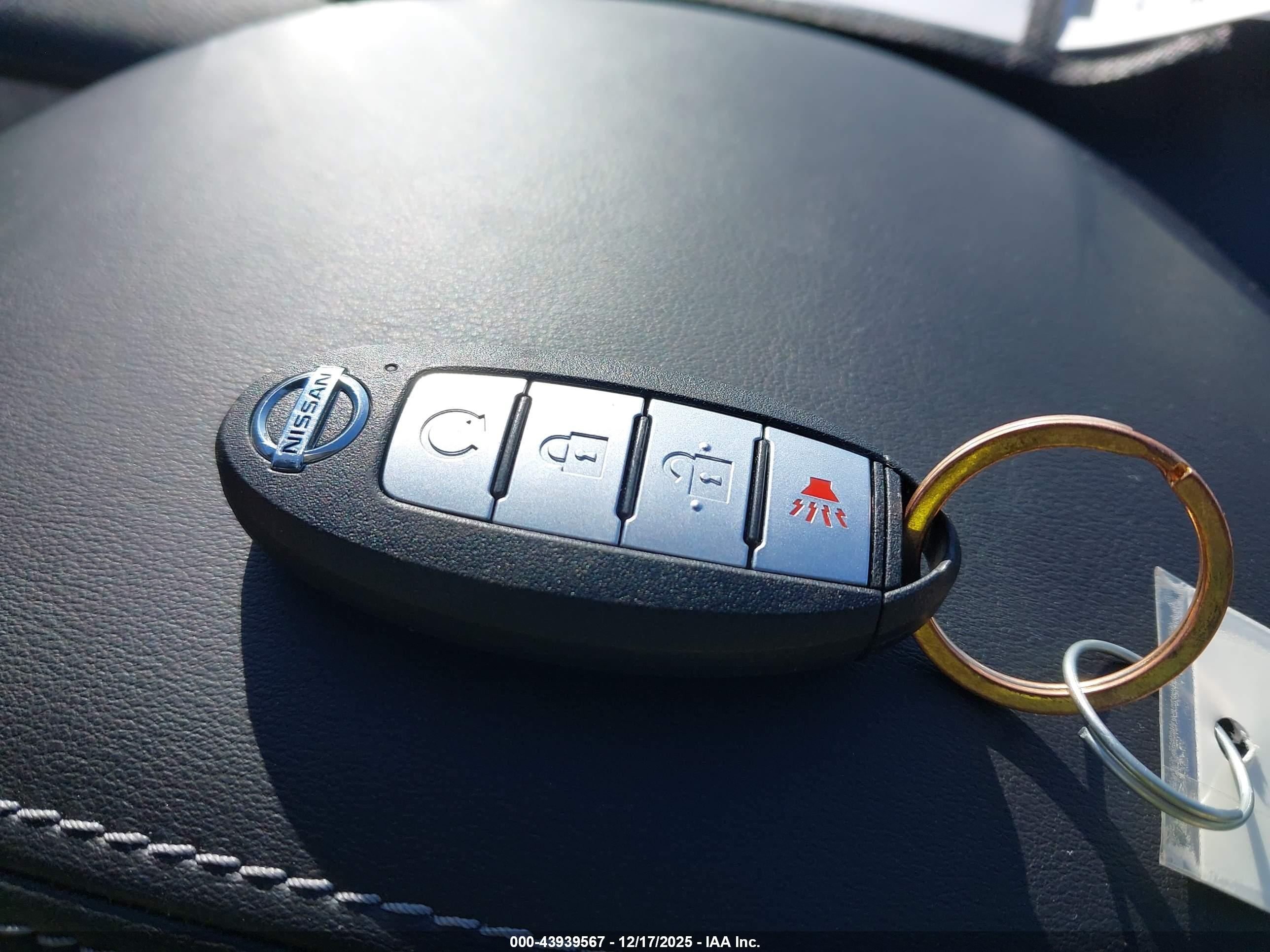 NISSAN MURANO image 11
