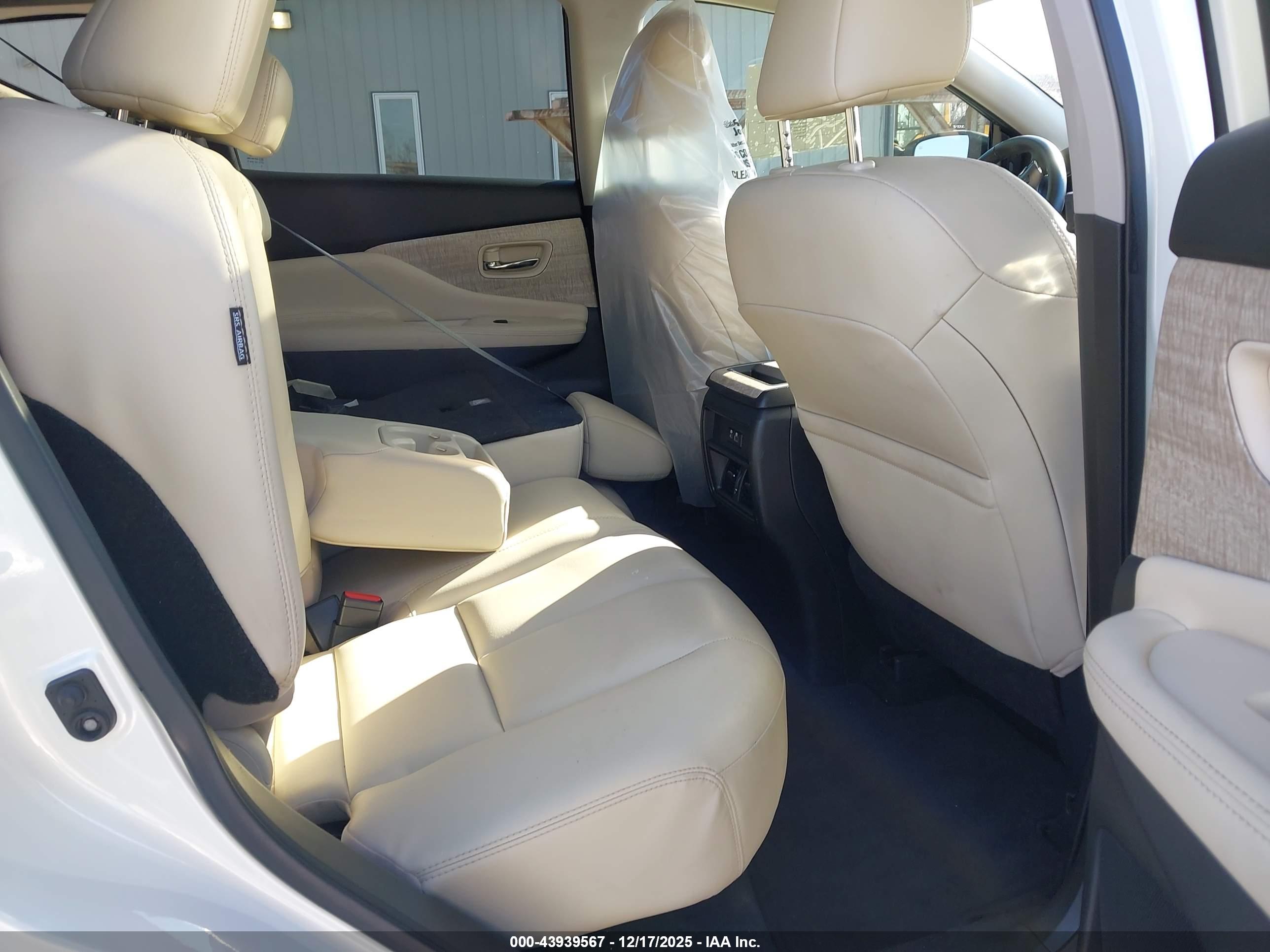 NISSAN MURANO image 8