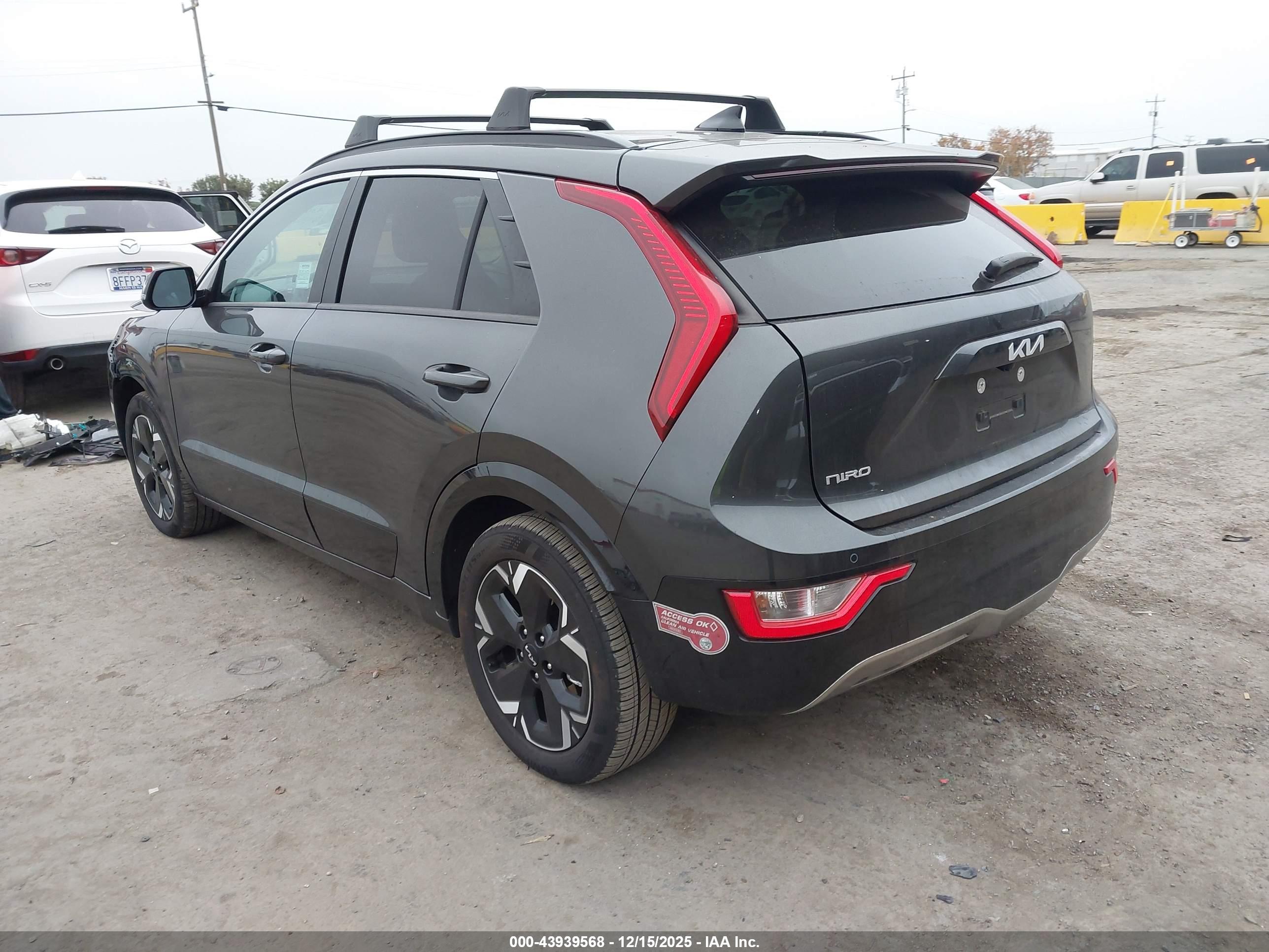 KIA NIRO image 3