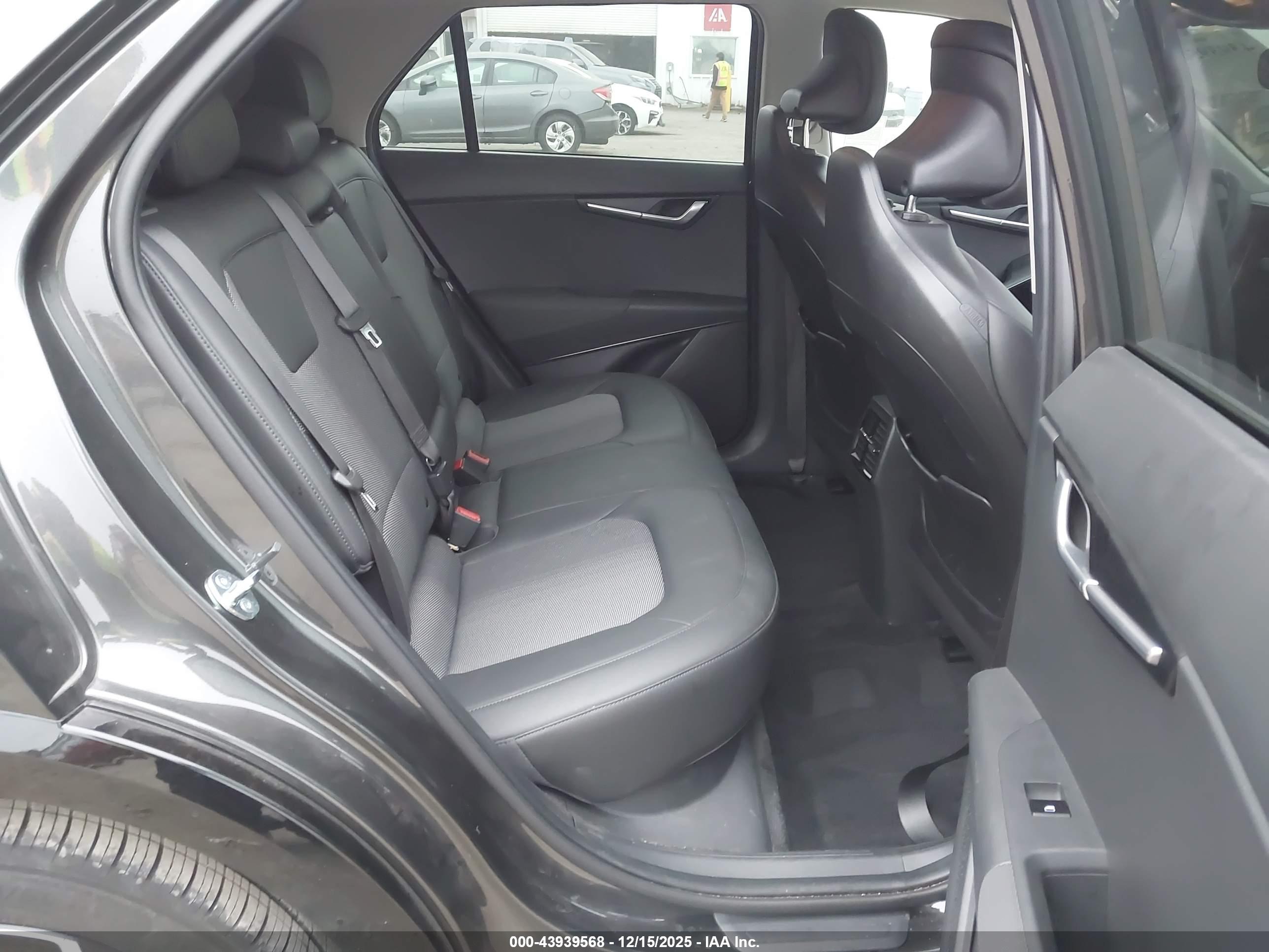 KIA NIRO image 8