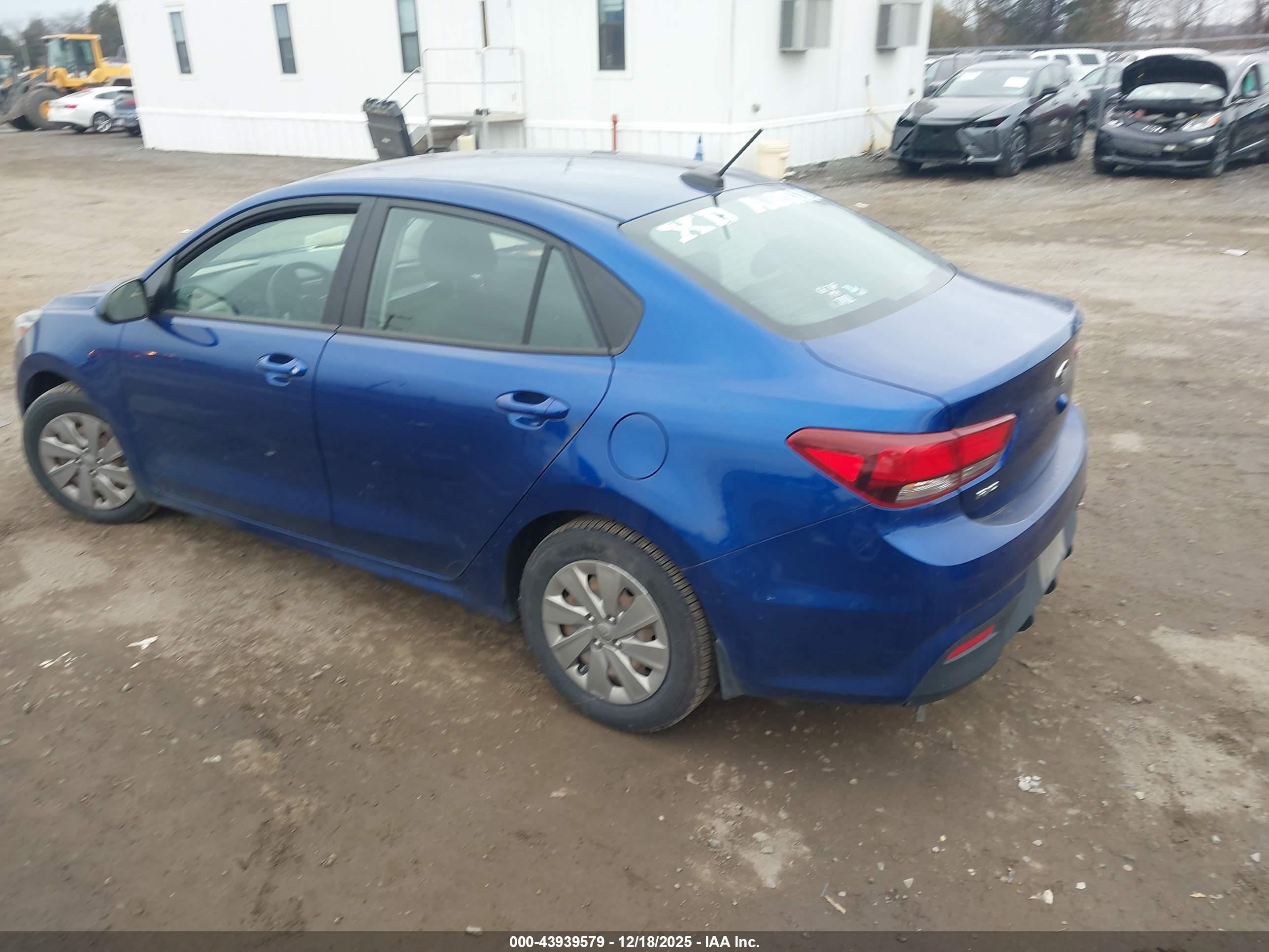 KIA RIO image 3