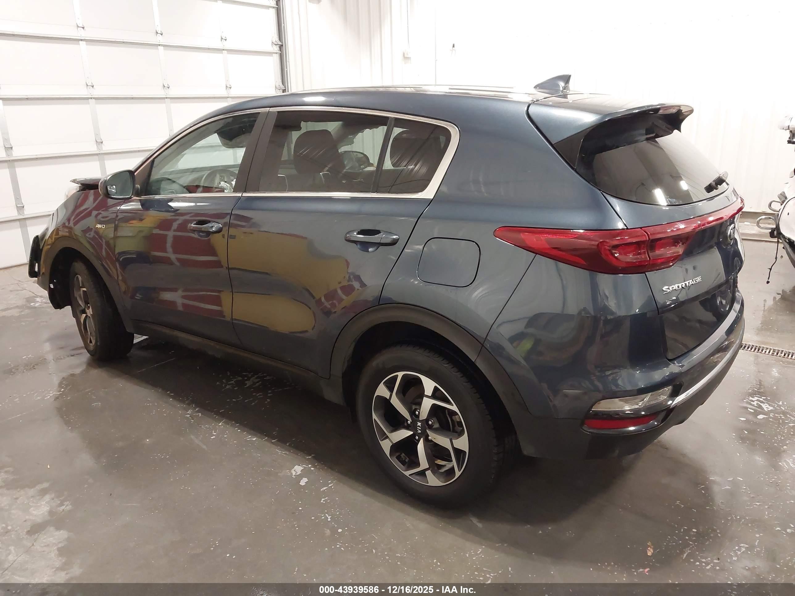 KIA SPORTAGE image 3