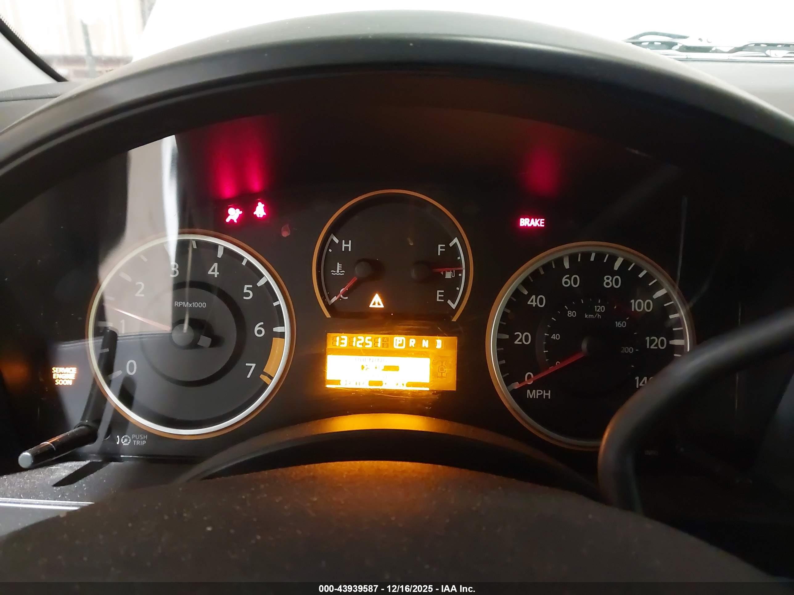 NISSAN TITAN image 7