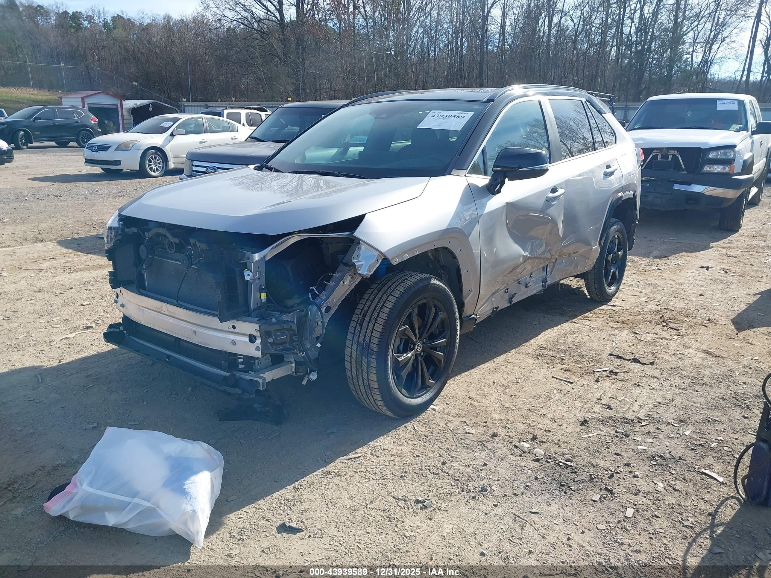 TOYOTA RAV4 image 6