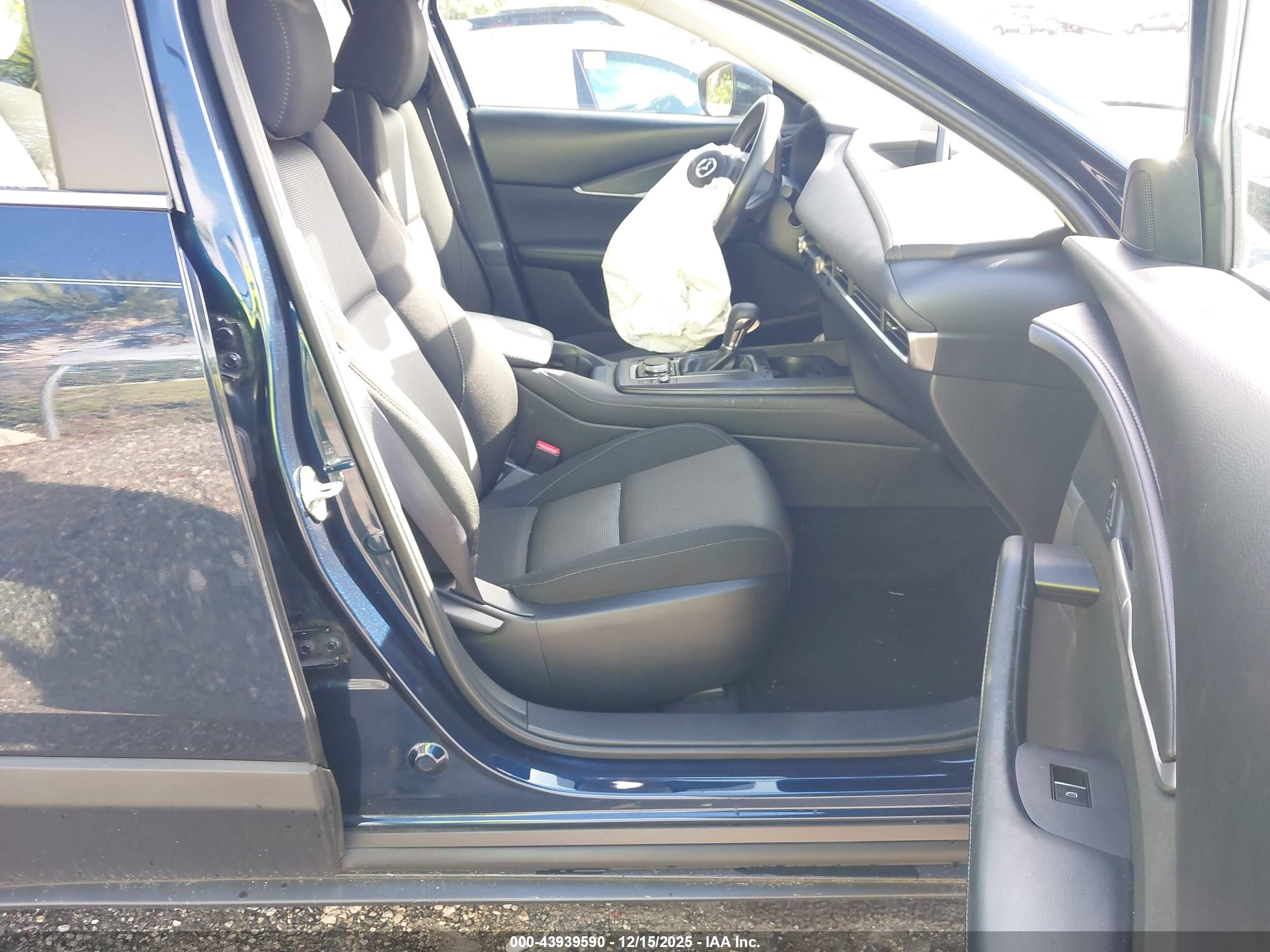 MAZDA CX-30 image 5