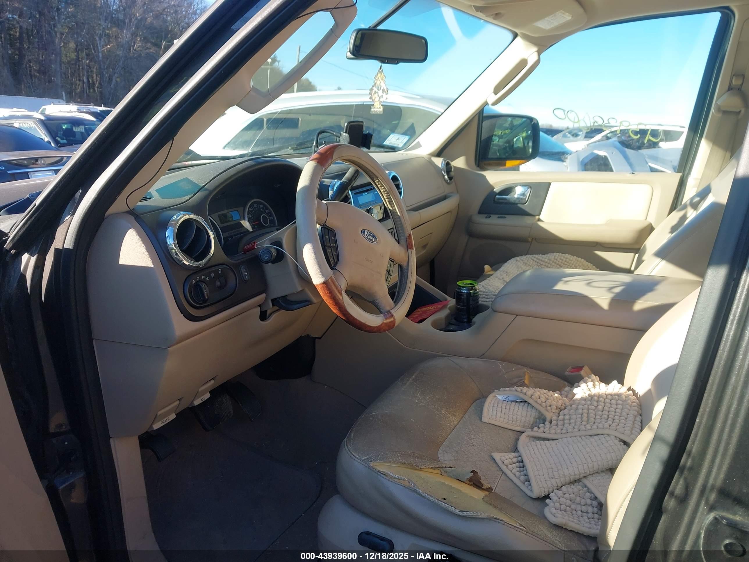 FORD EXPEDITION image 5