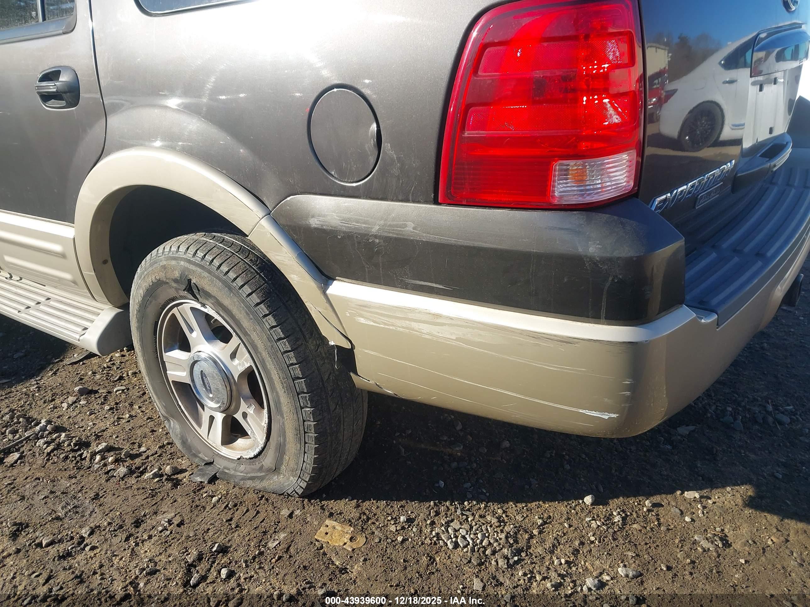 FORD EXPEDITION image 6