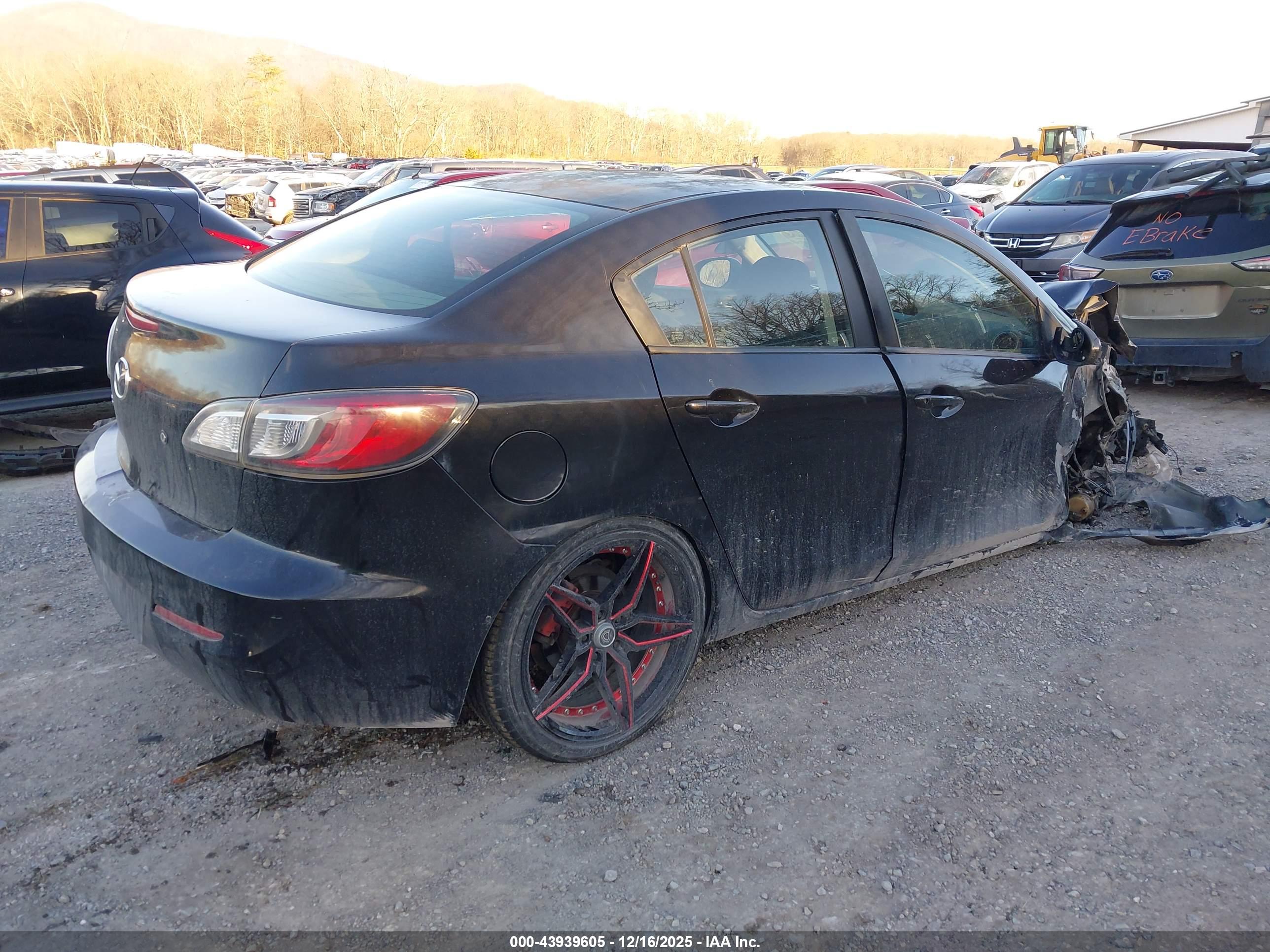 MAZDA MAZDA3 image 4