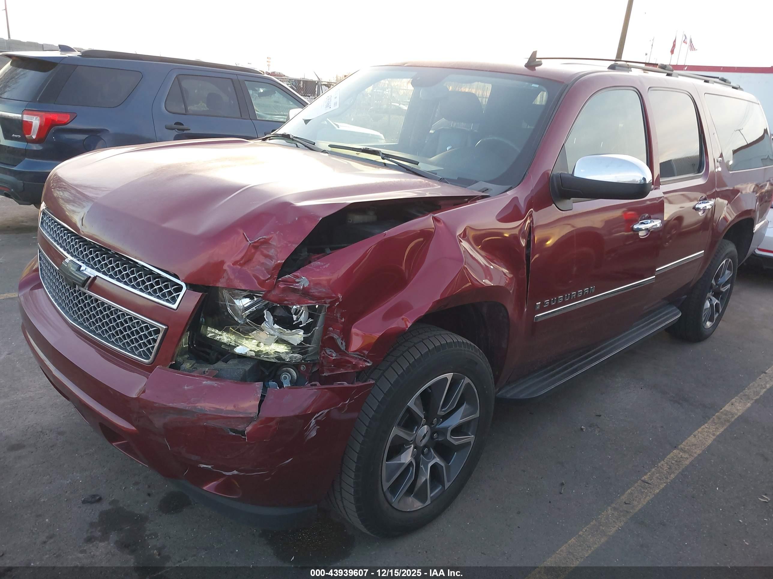CHEVROLET SUBURBAN image 2