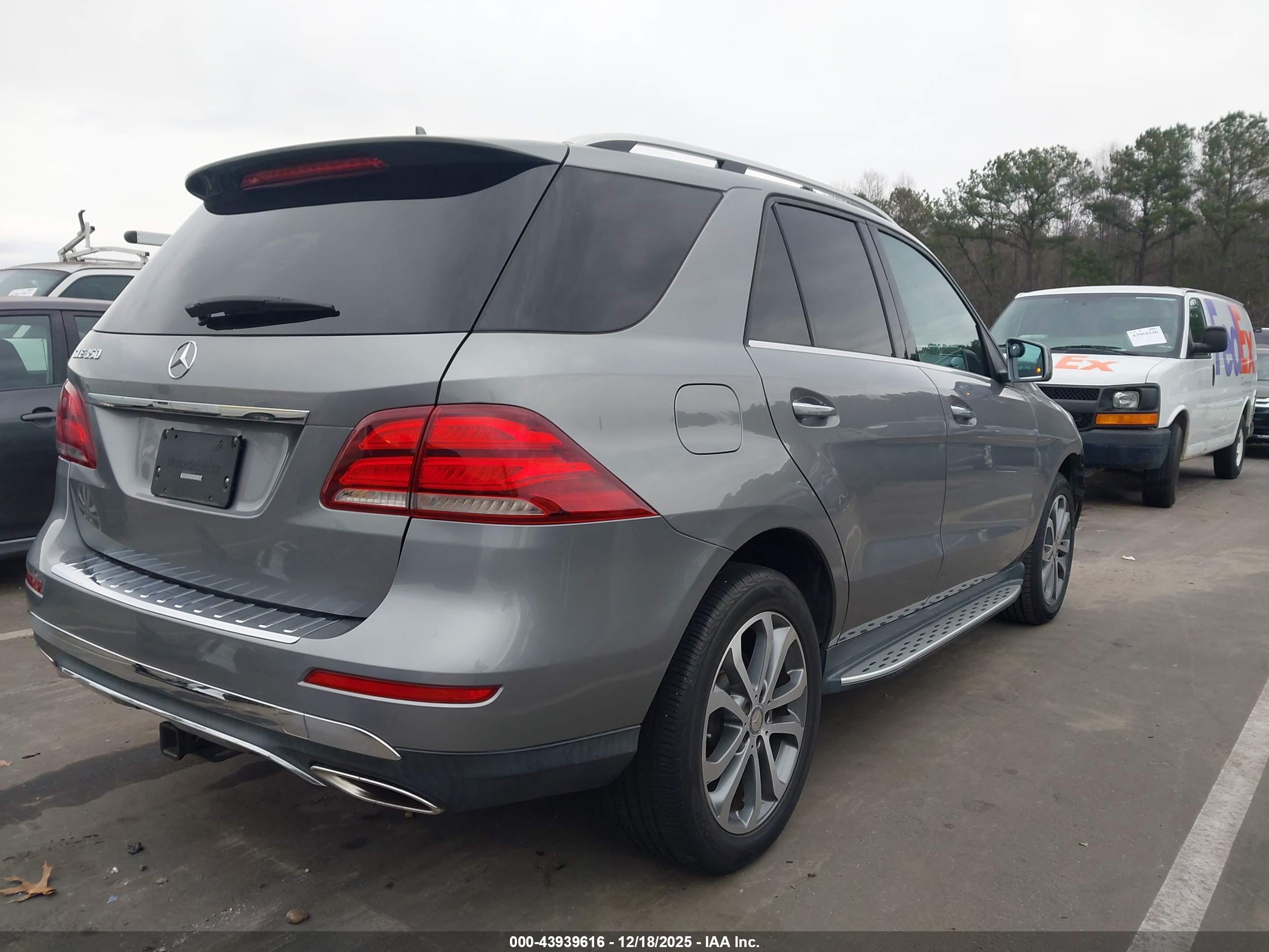 MERCEDES-BENZ GLE image 4