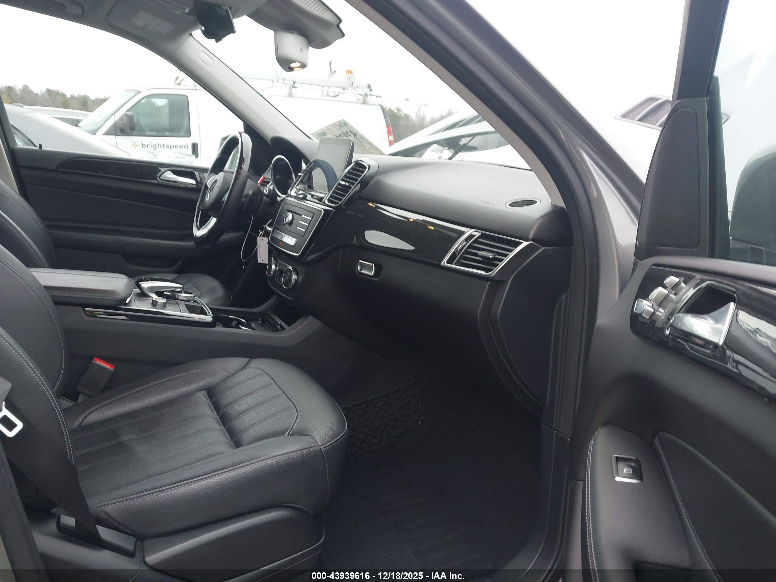 MERCEDES-BENZ GLE image 5