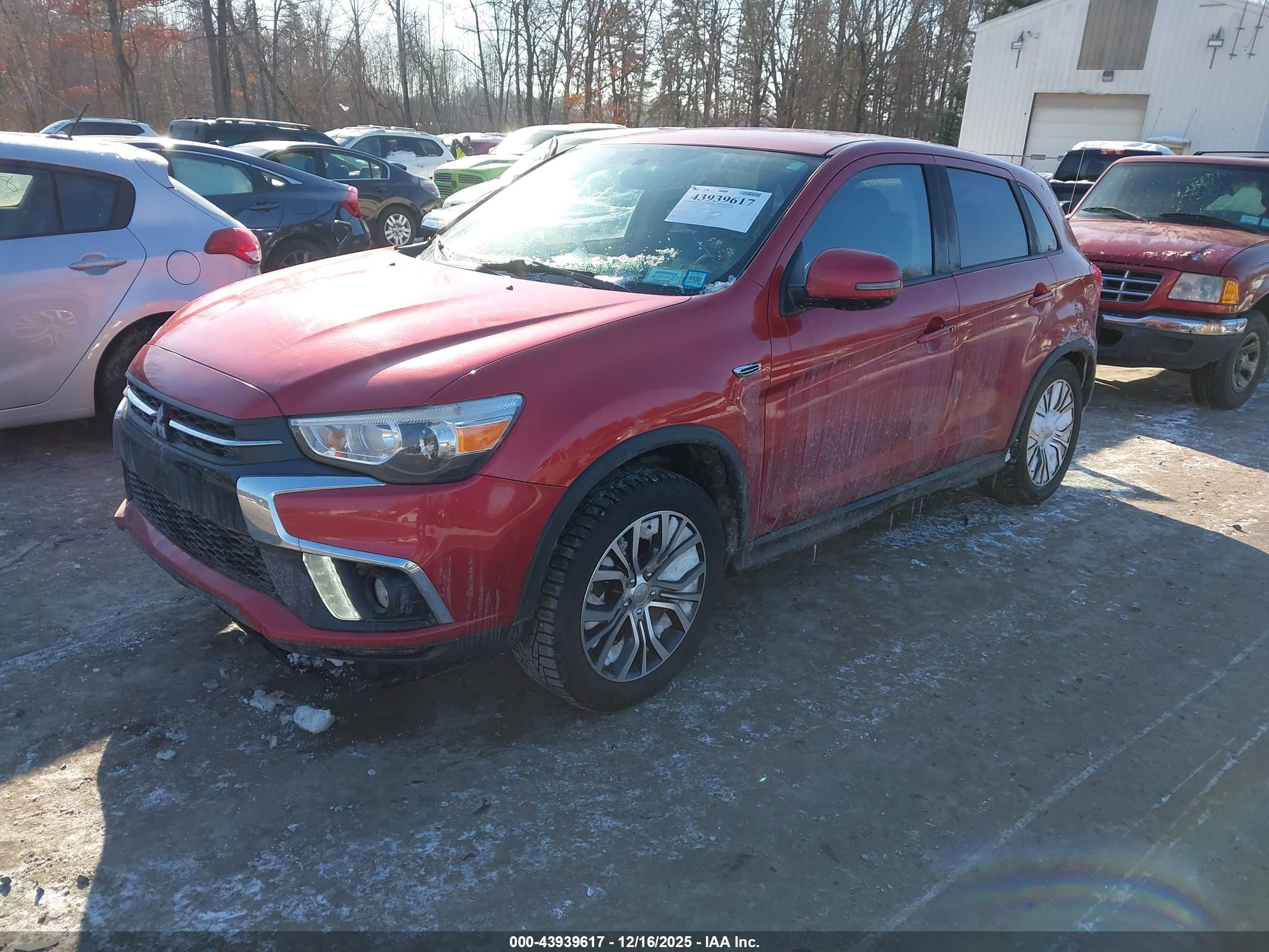 MITSUBISHI OUTLANDER image 2