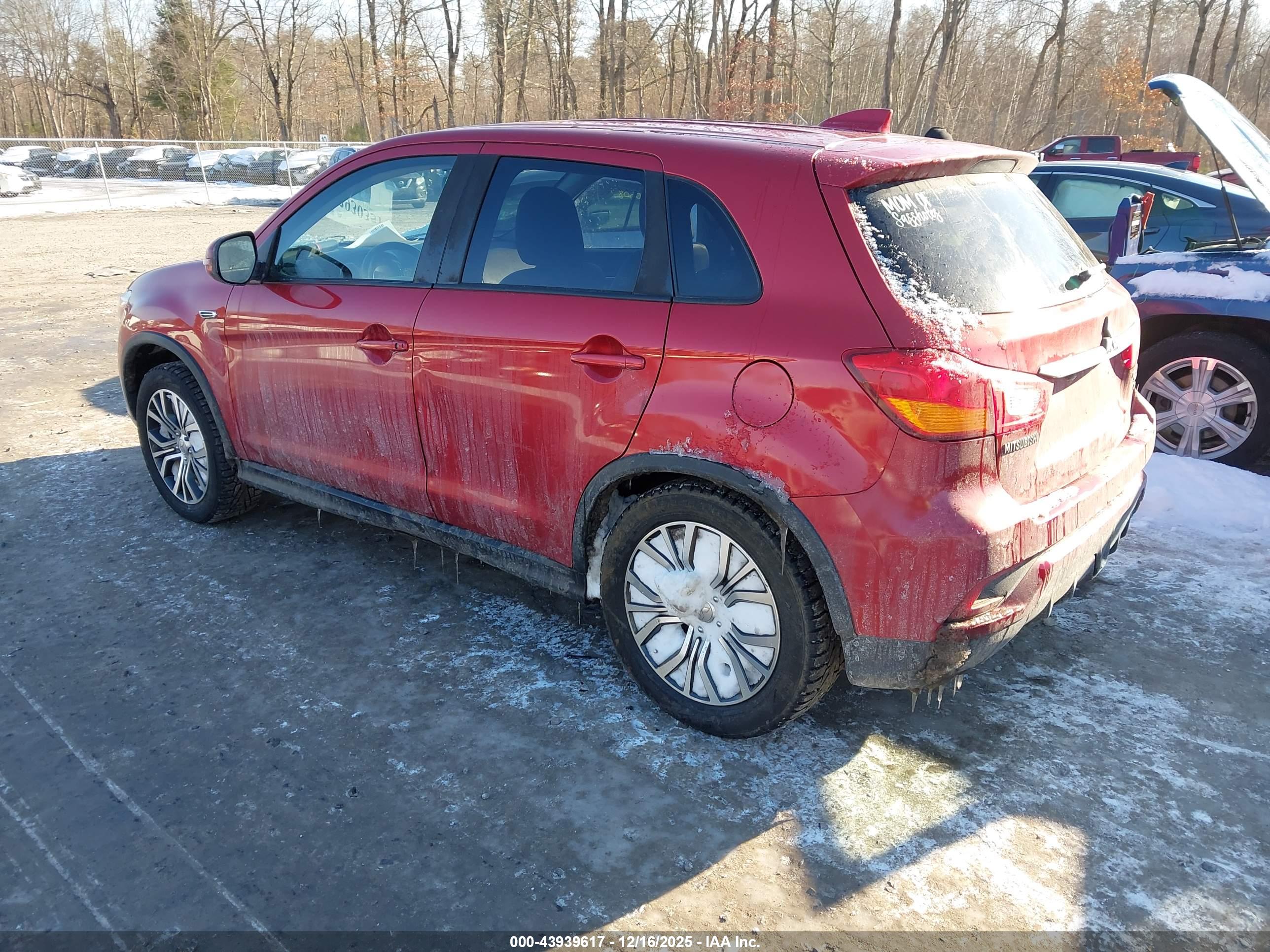 MITSUBISHI OUTLANDER image 3