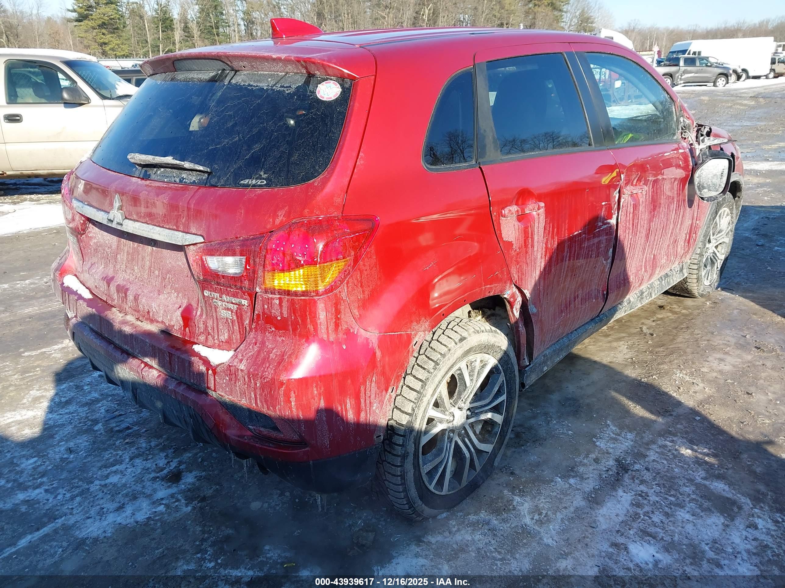 MITSUBISHI OUTLANDER image 4
