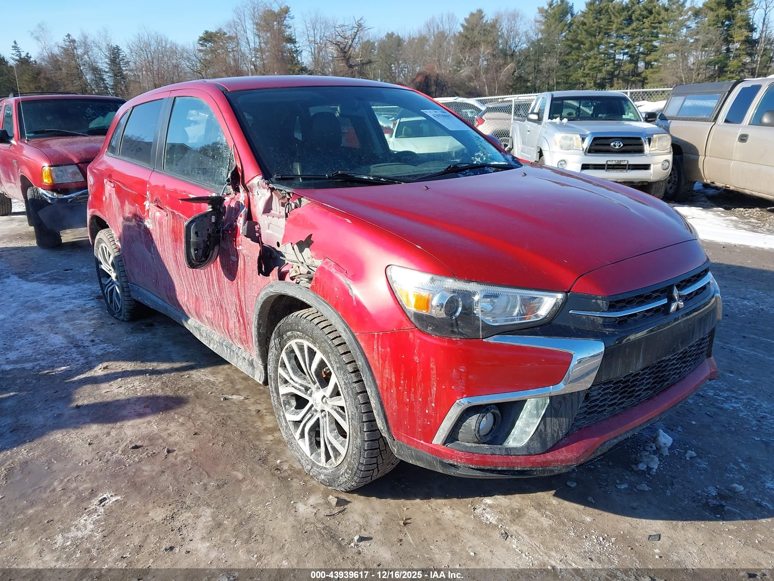MITSUBISHI OUTLANDER image 6