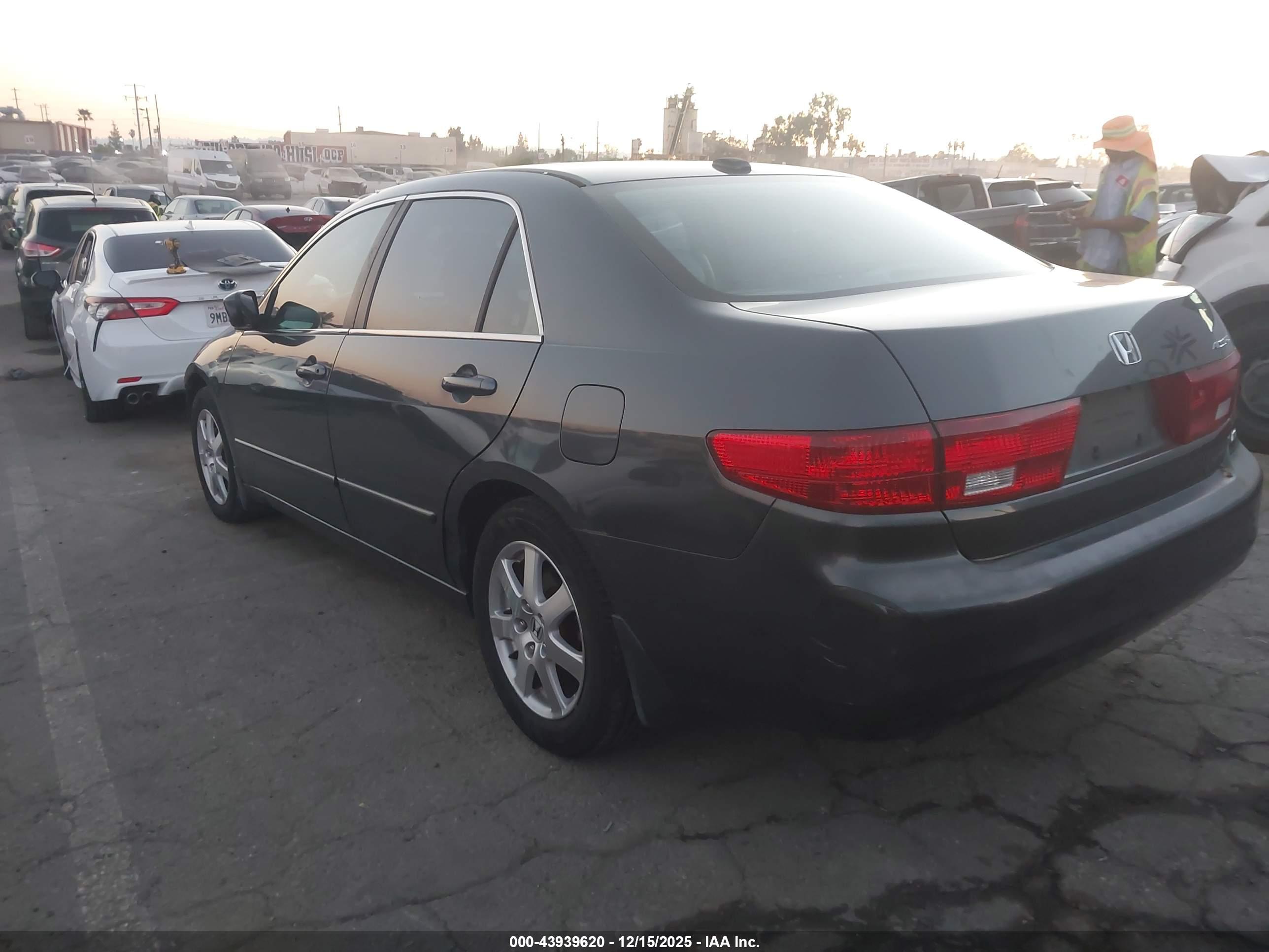 HONDA ACCORD image 3