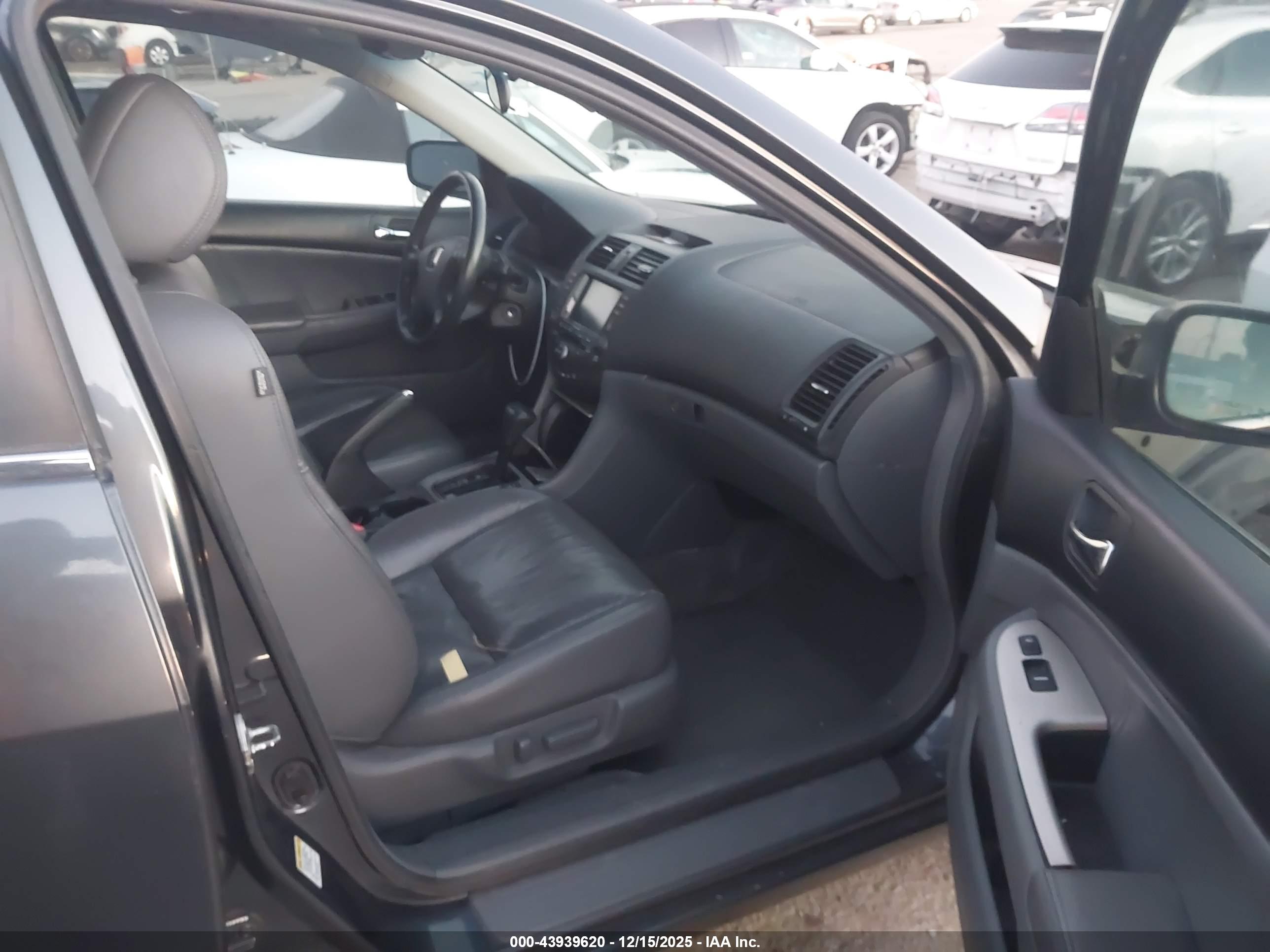 HONDA ACCORD image 5
