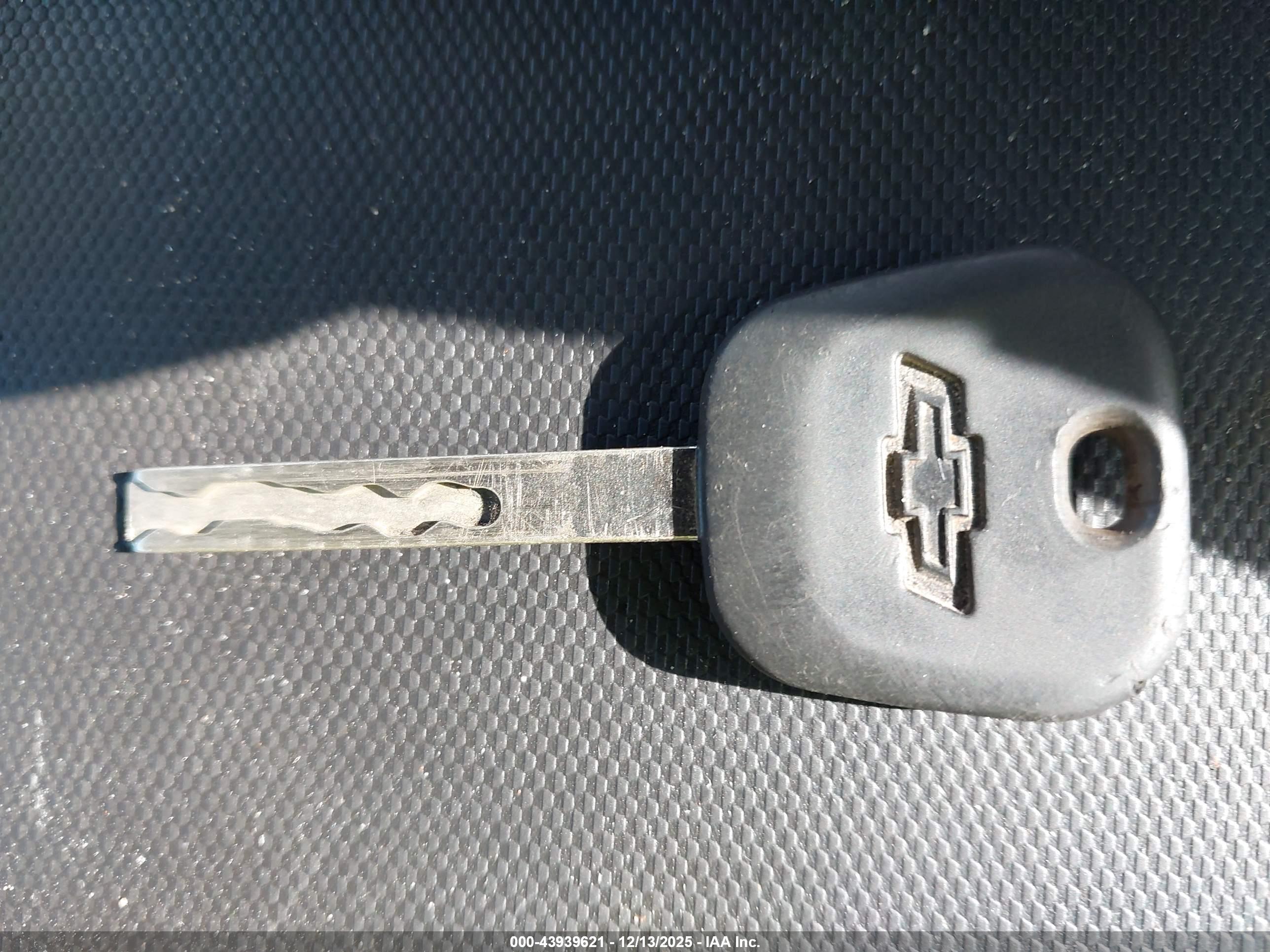 CHEVROLET SILVERADO image 11