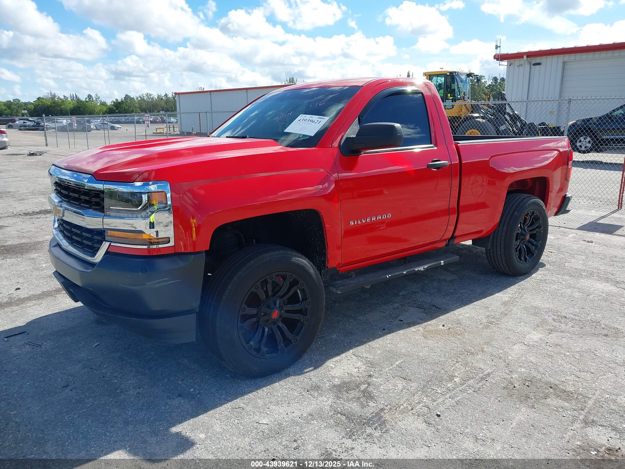 CHEVROLET SILVERADO image 2