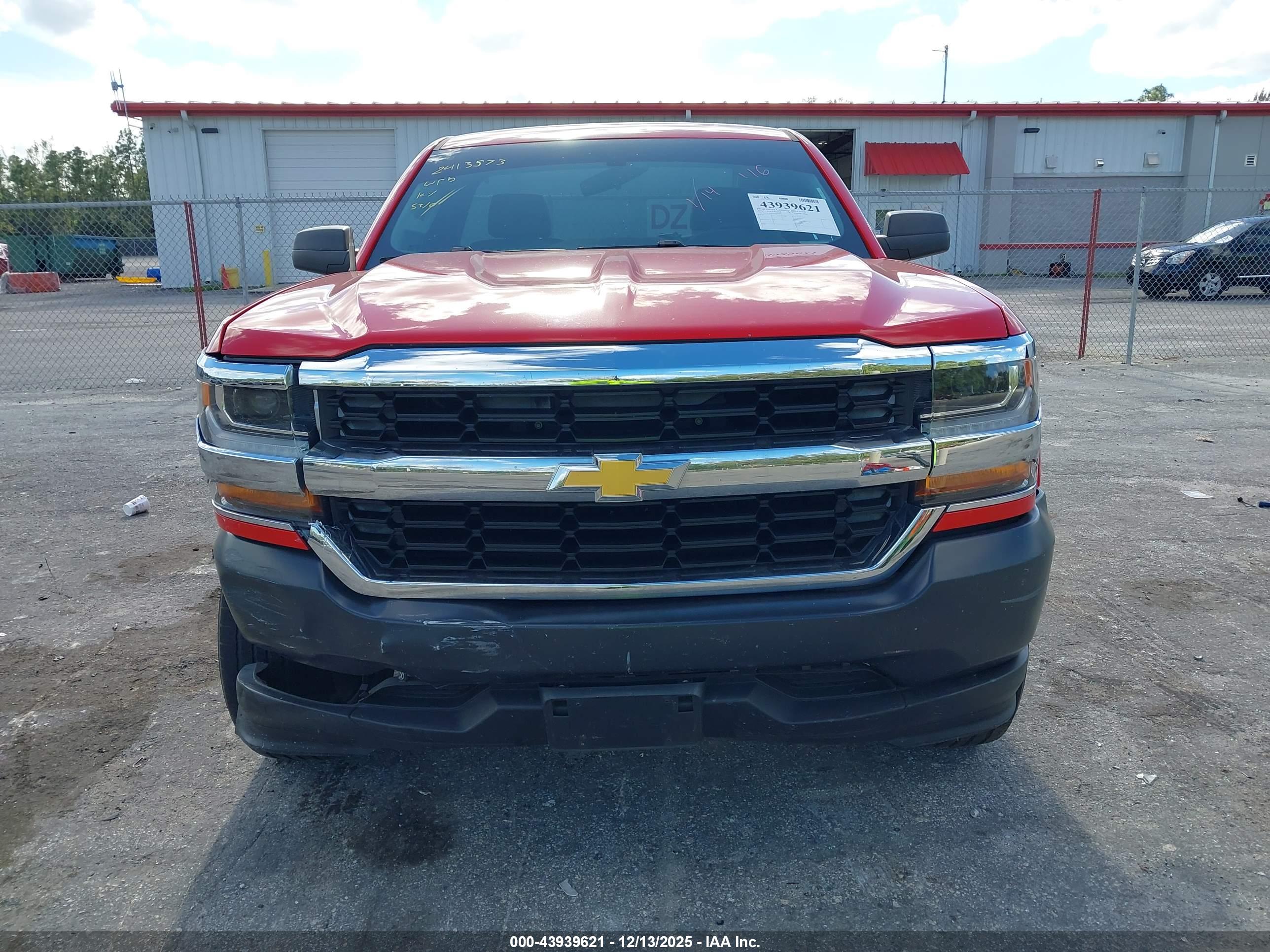 CHEVROLET SILVERADO image 6