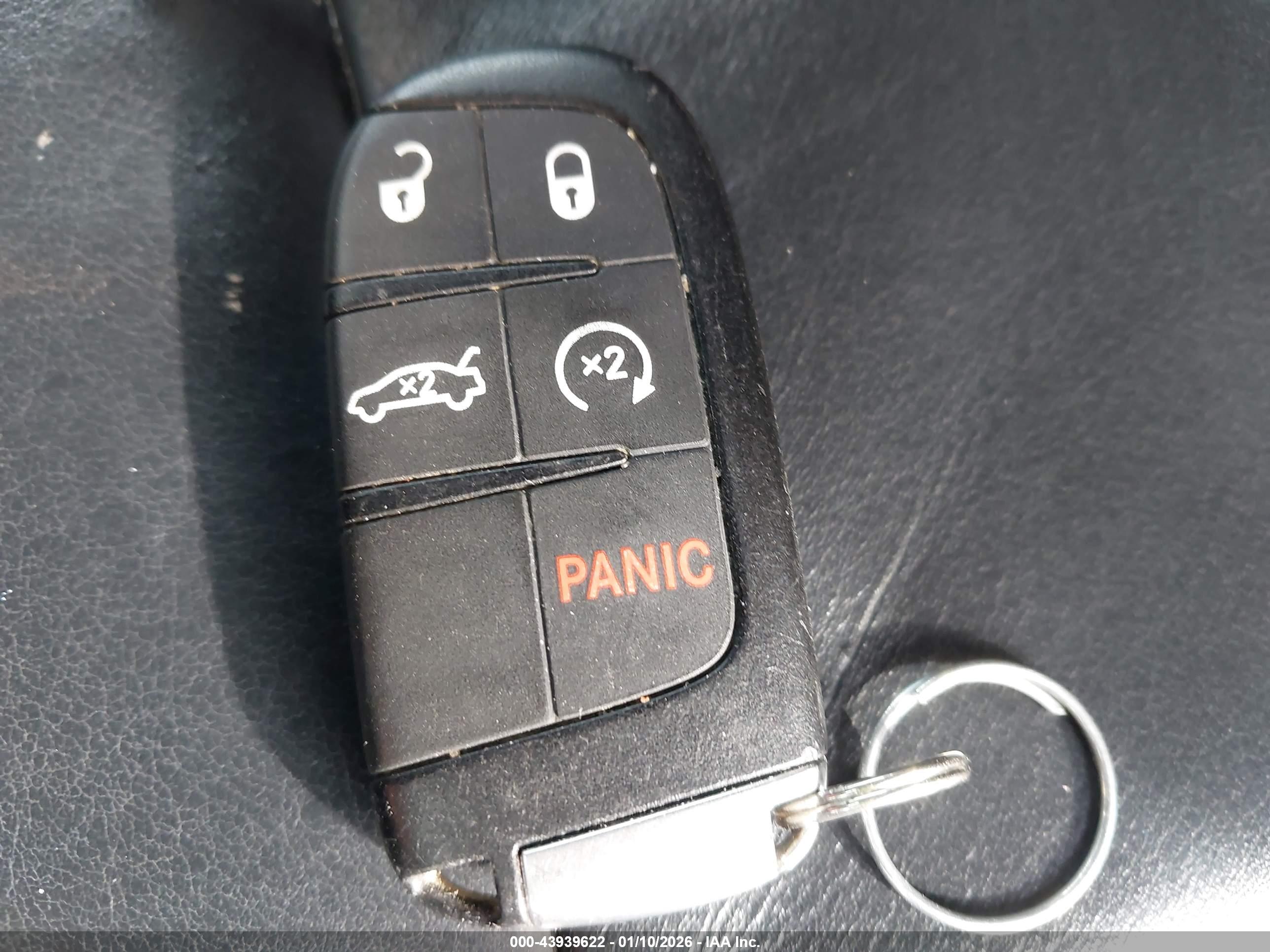 CHRYSLER 300 image 11