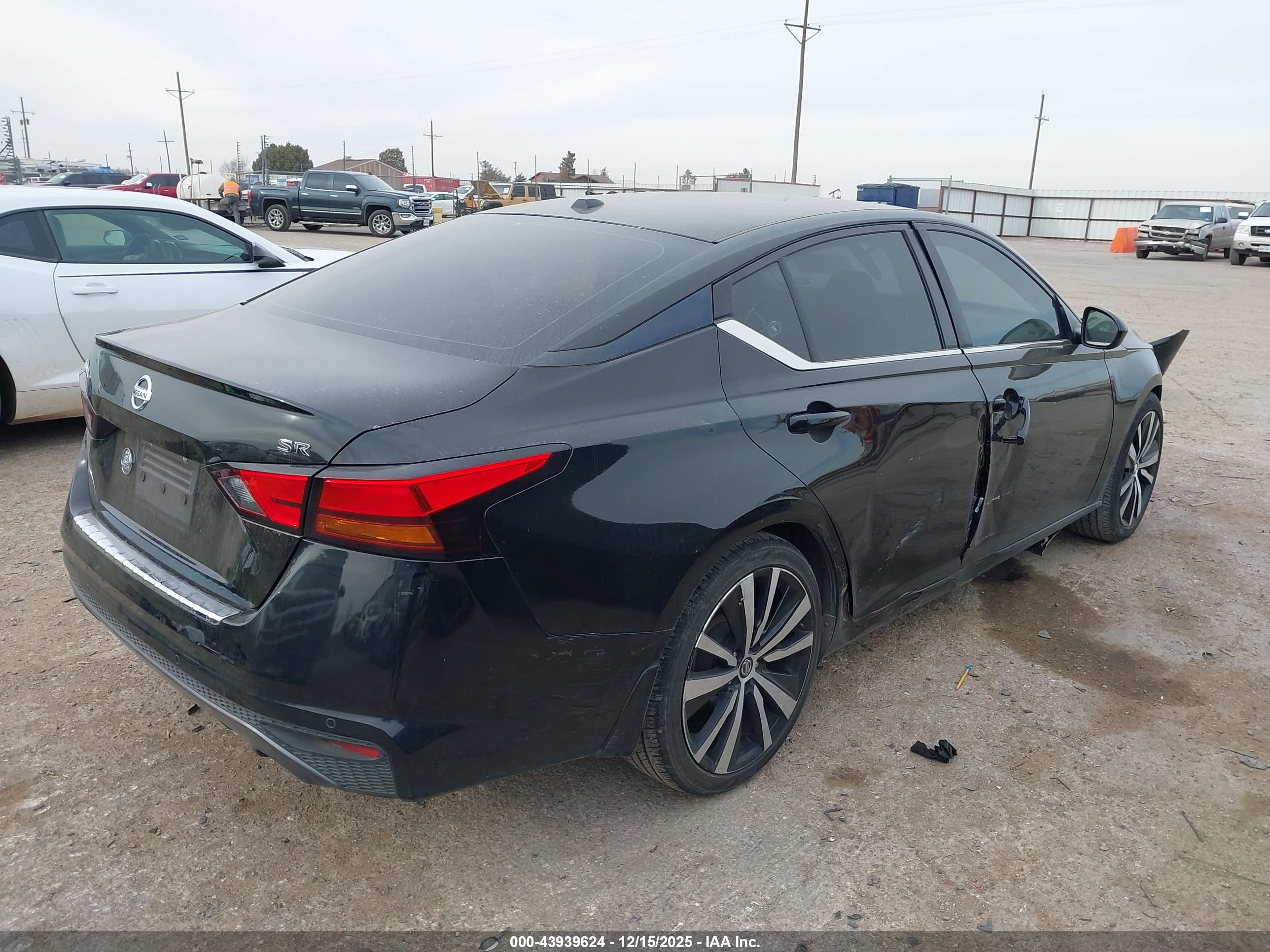 NISSAN ALTIMA image 4