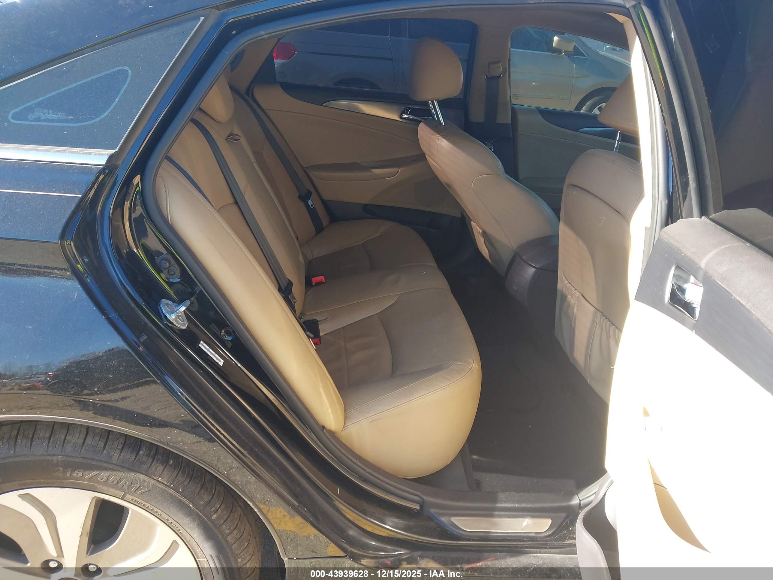 HYUNDAI SONATA image 8