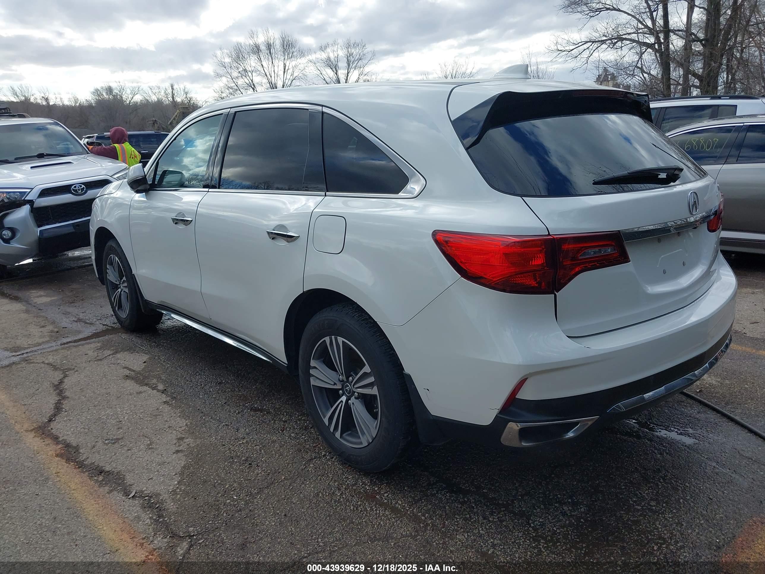 ACURA MDX image 3