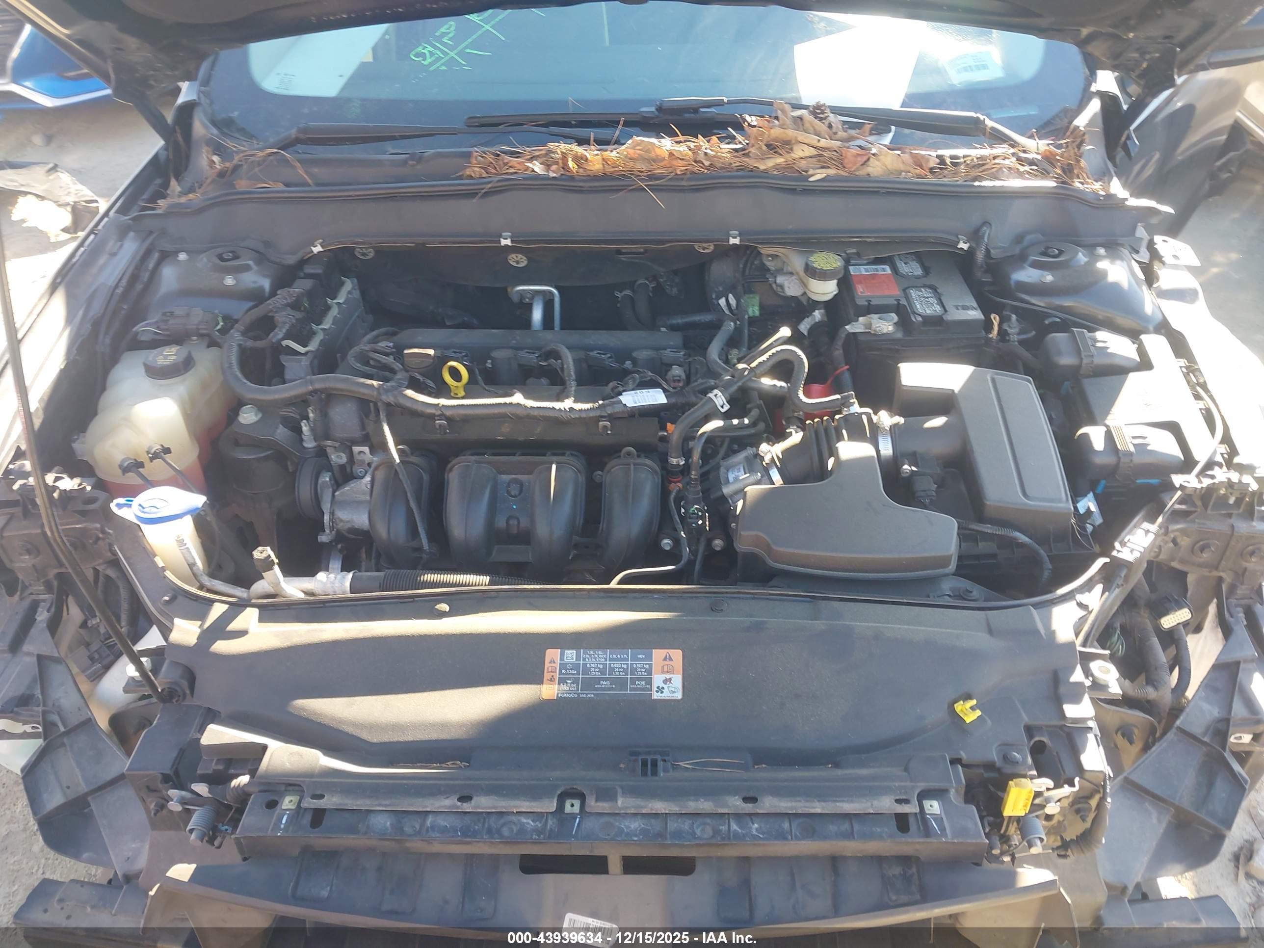 FORD FUSION image 10