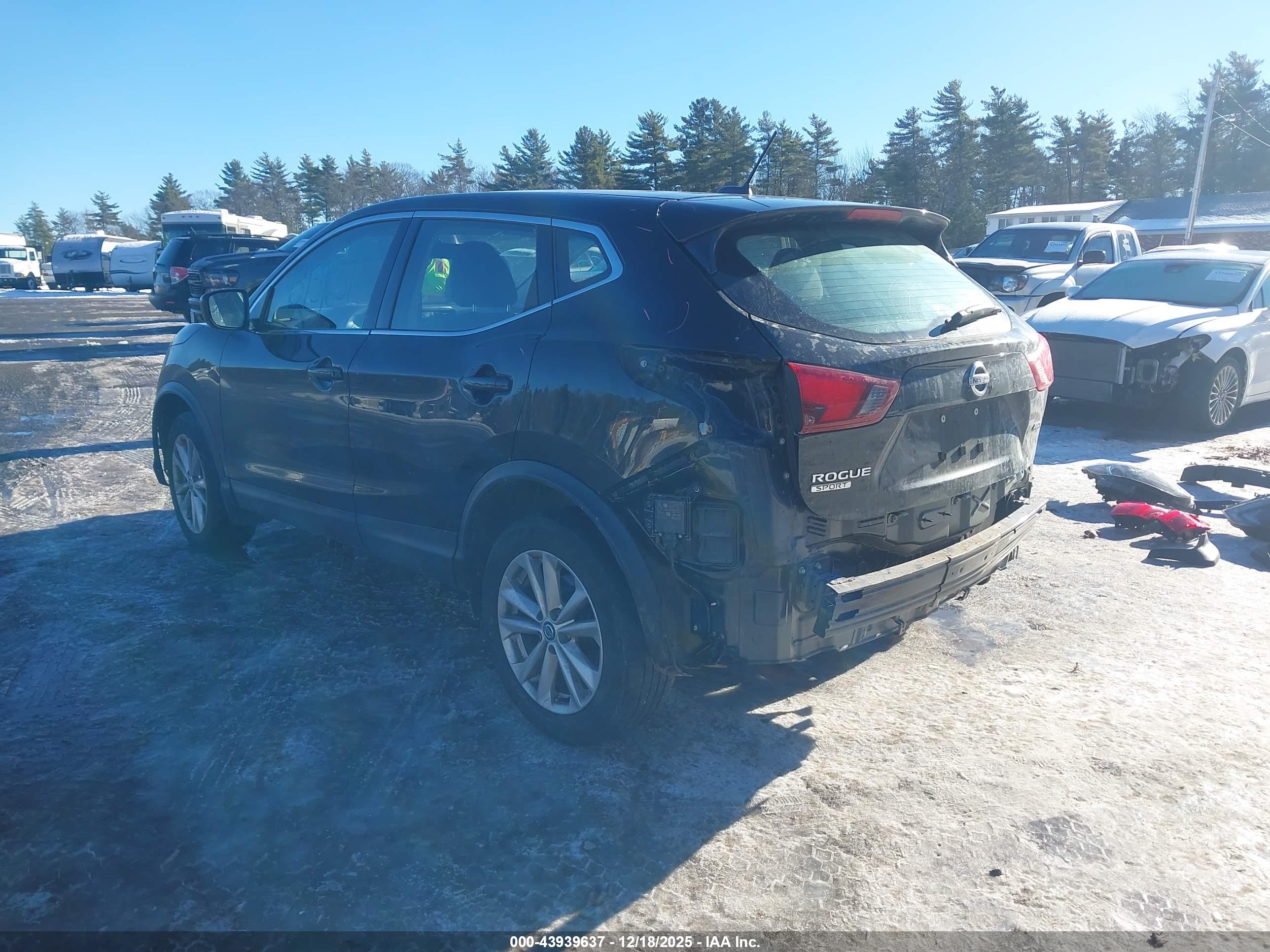 NISSAN ROGUE image 3