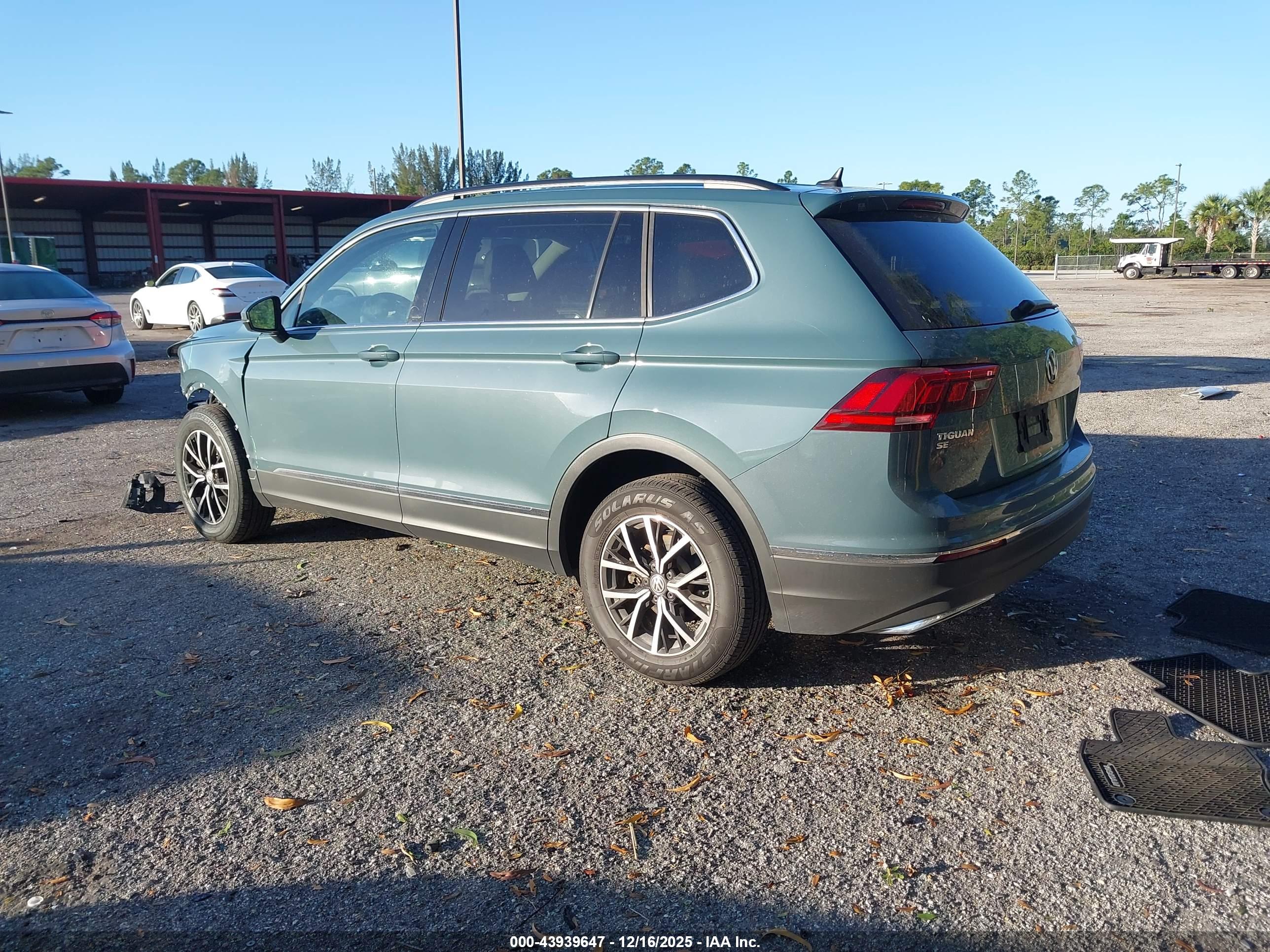 VOLKSWAGEN TIGUAN image 3