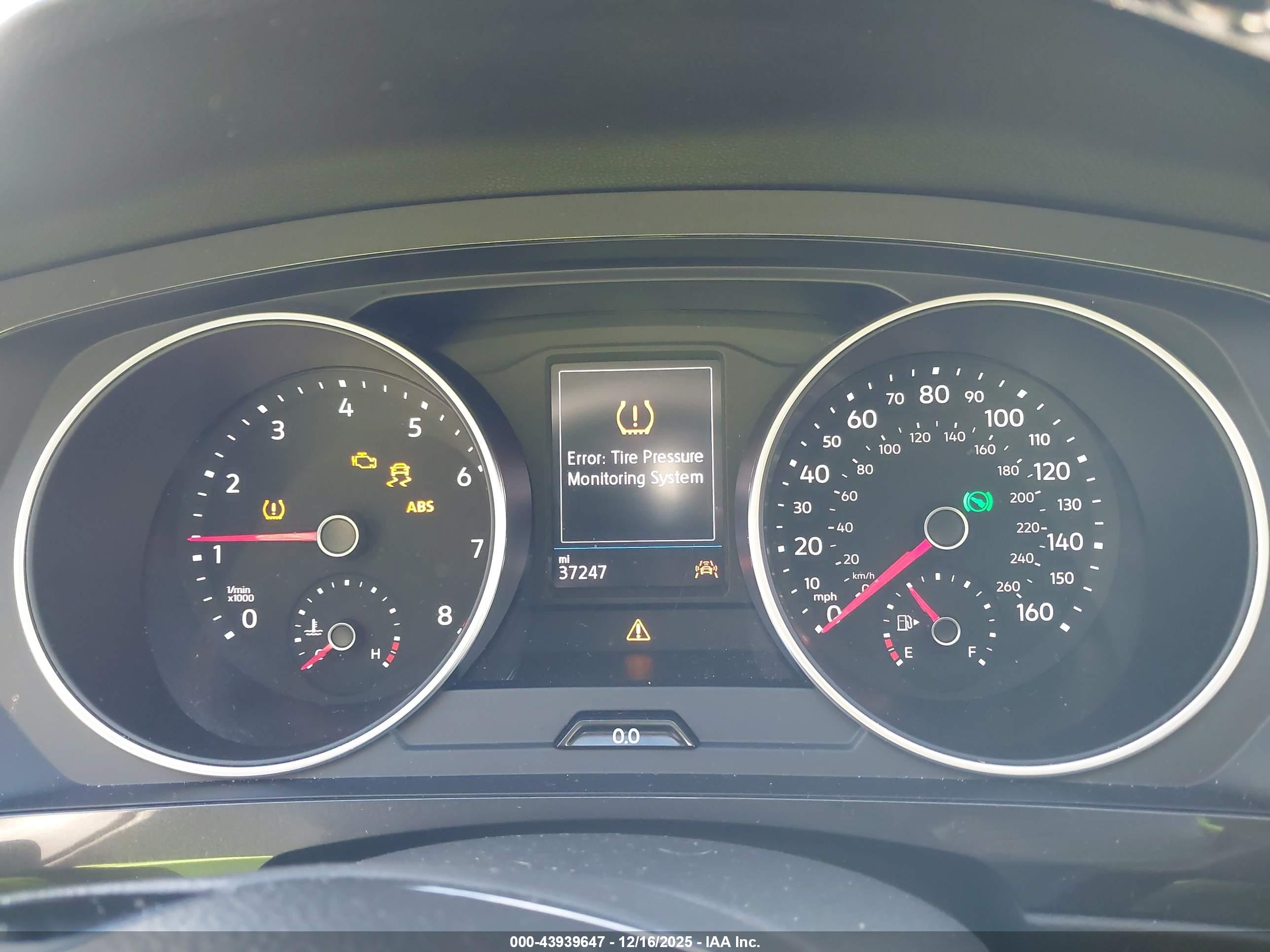 VOLKSWAGEN TIGUAN image 7