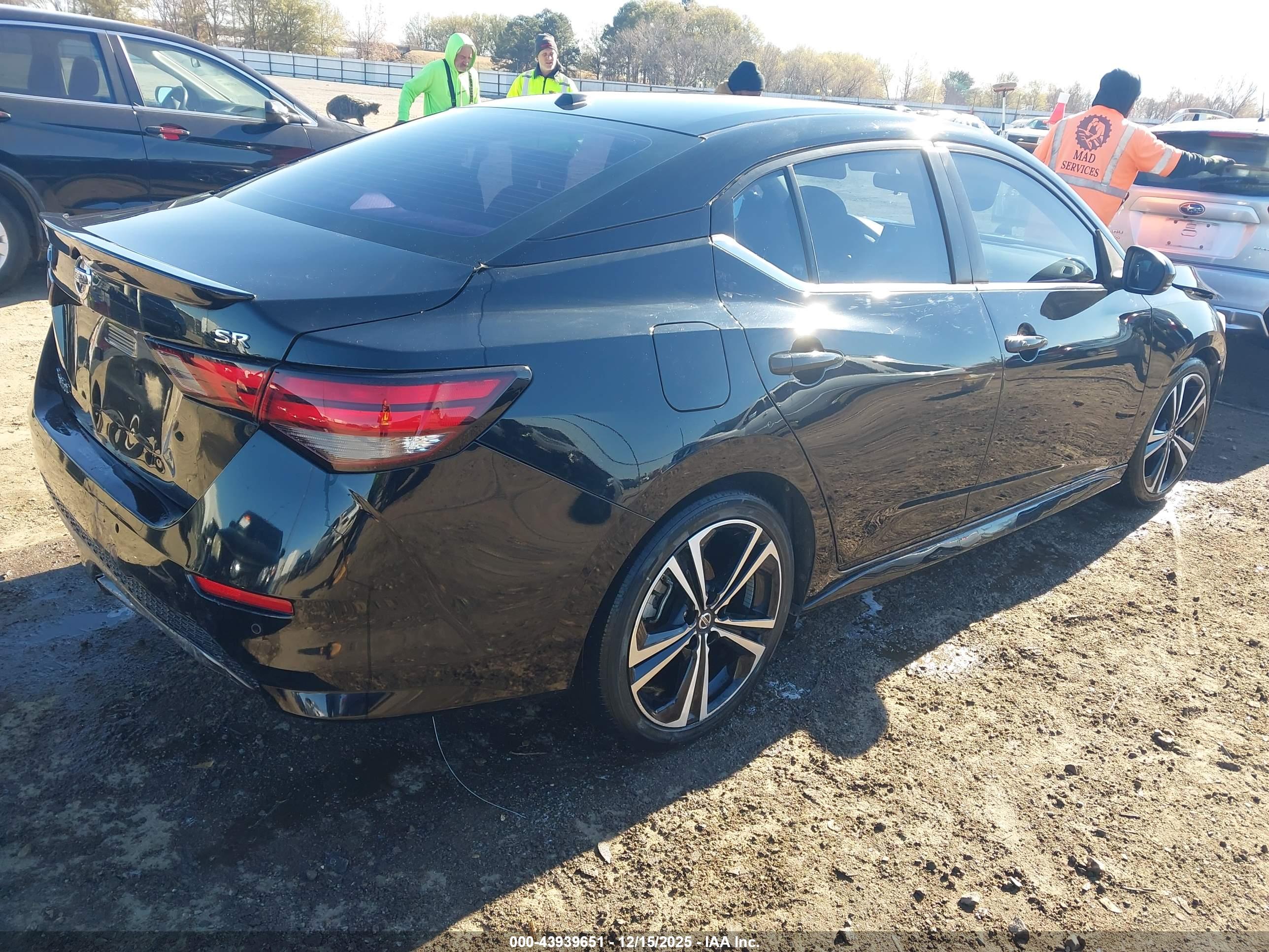 NISSAN SENTRA image 4