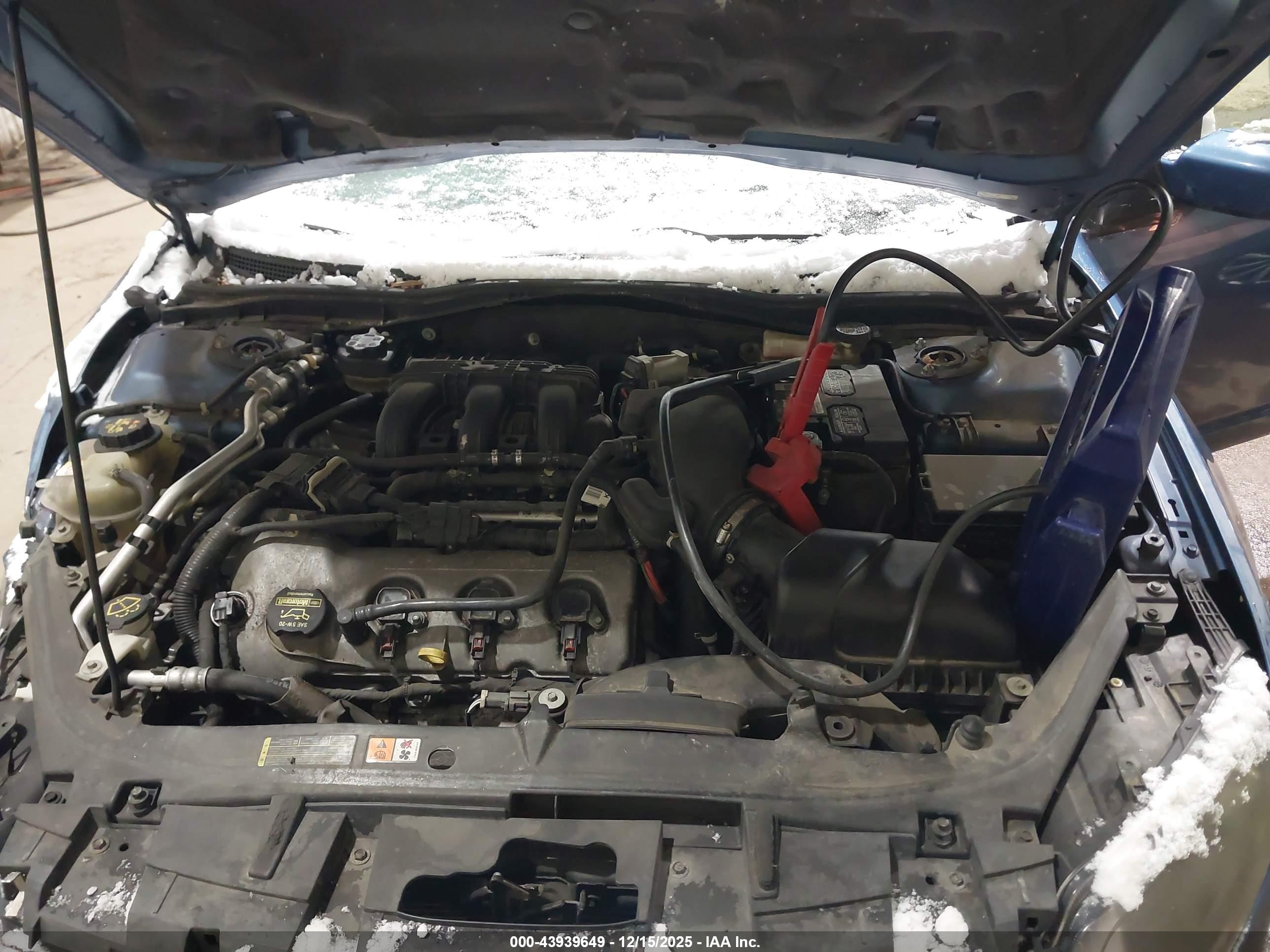 FORD FUSION image 10