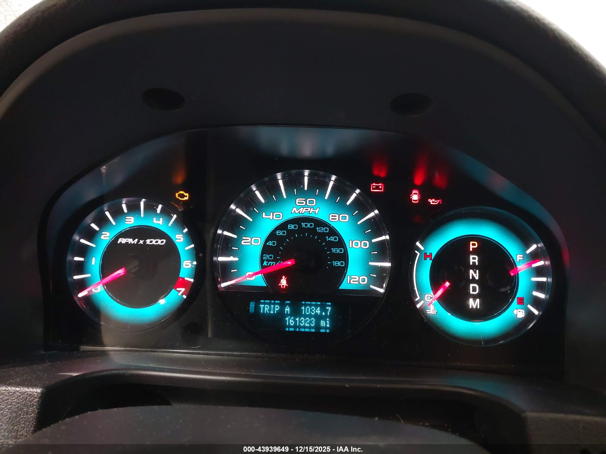 FORD FUSION image 7