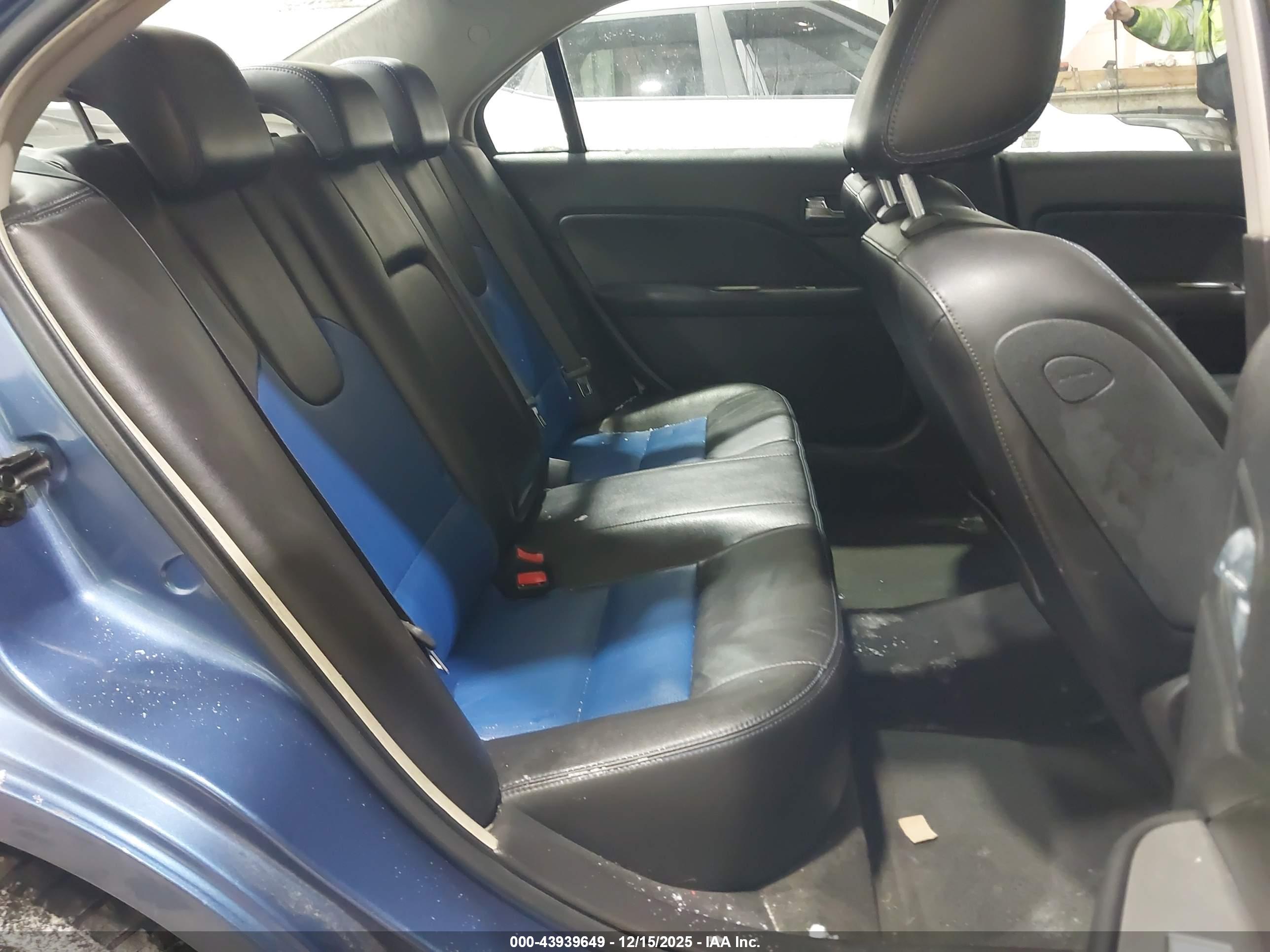 FORD FUSION image 8
