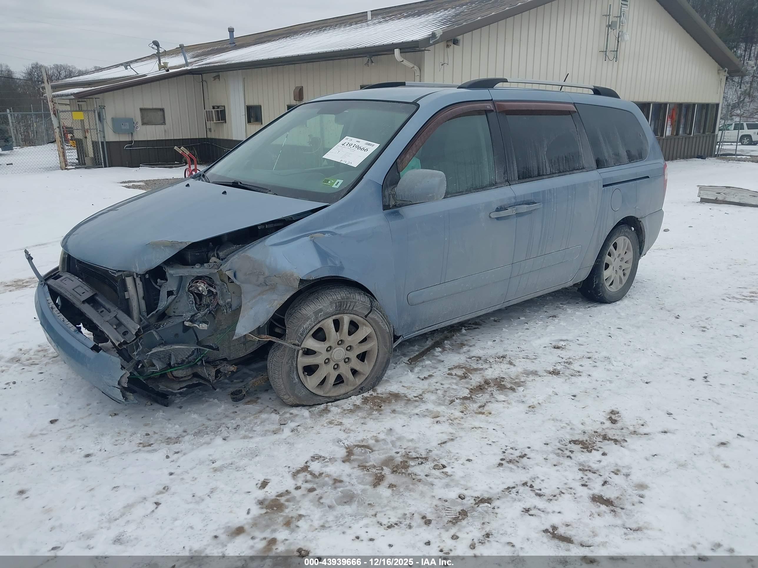 KIA SEDONA image 2