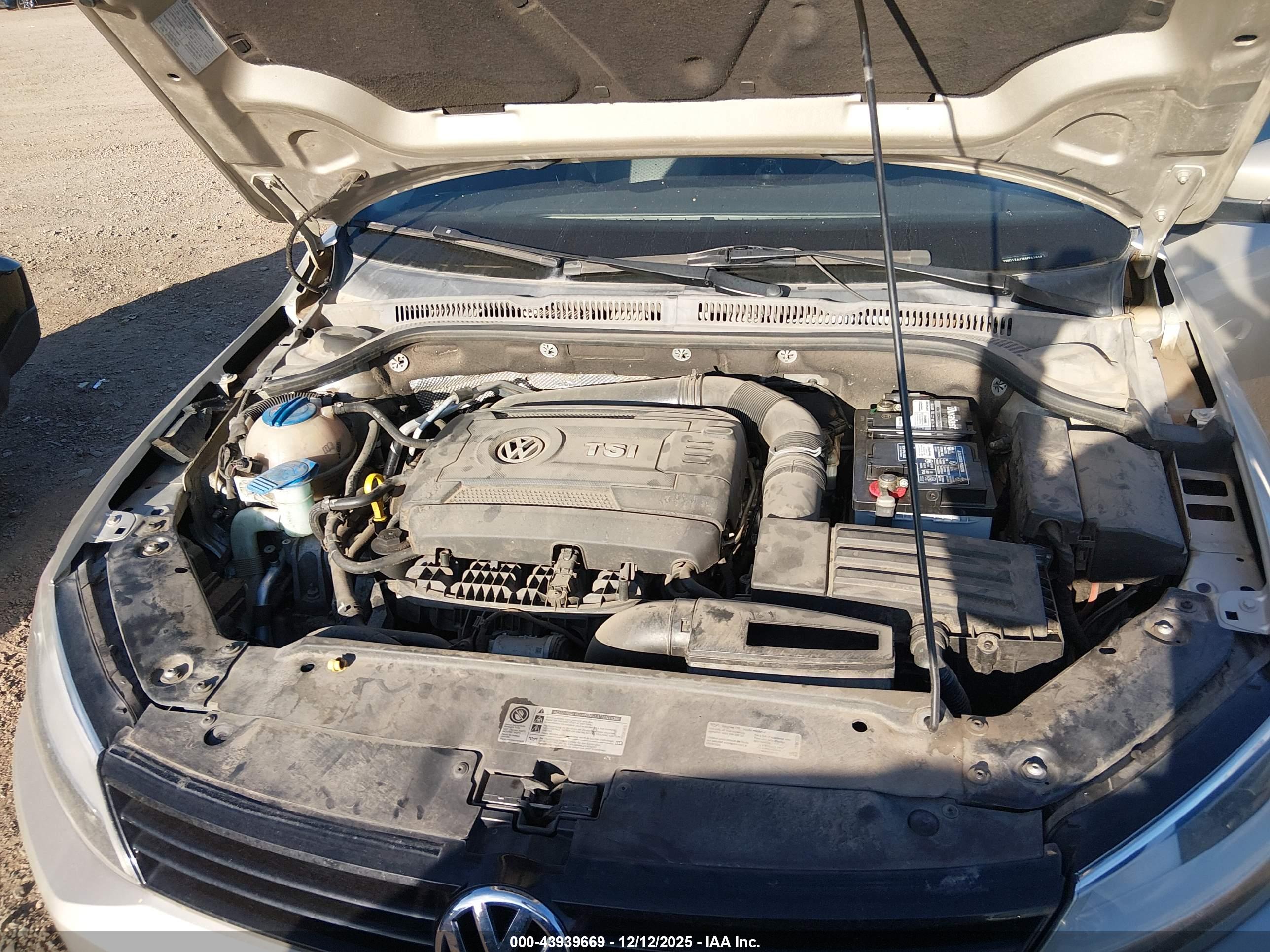 VOLKSWAGEN JETTA image 10