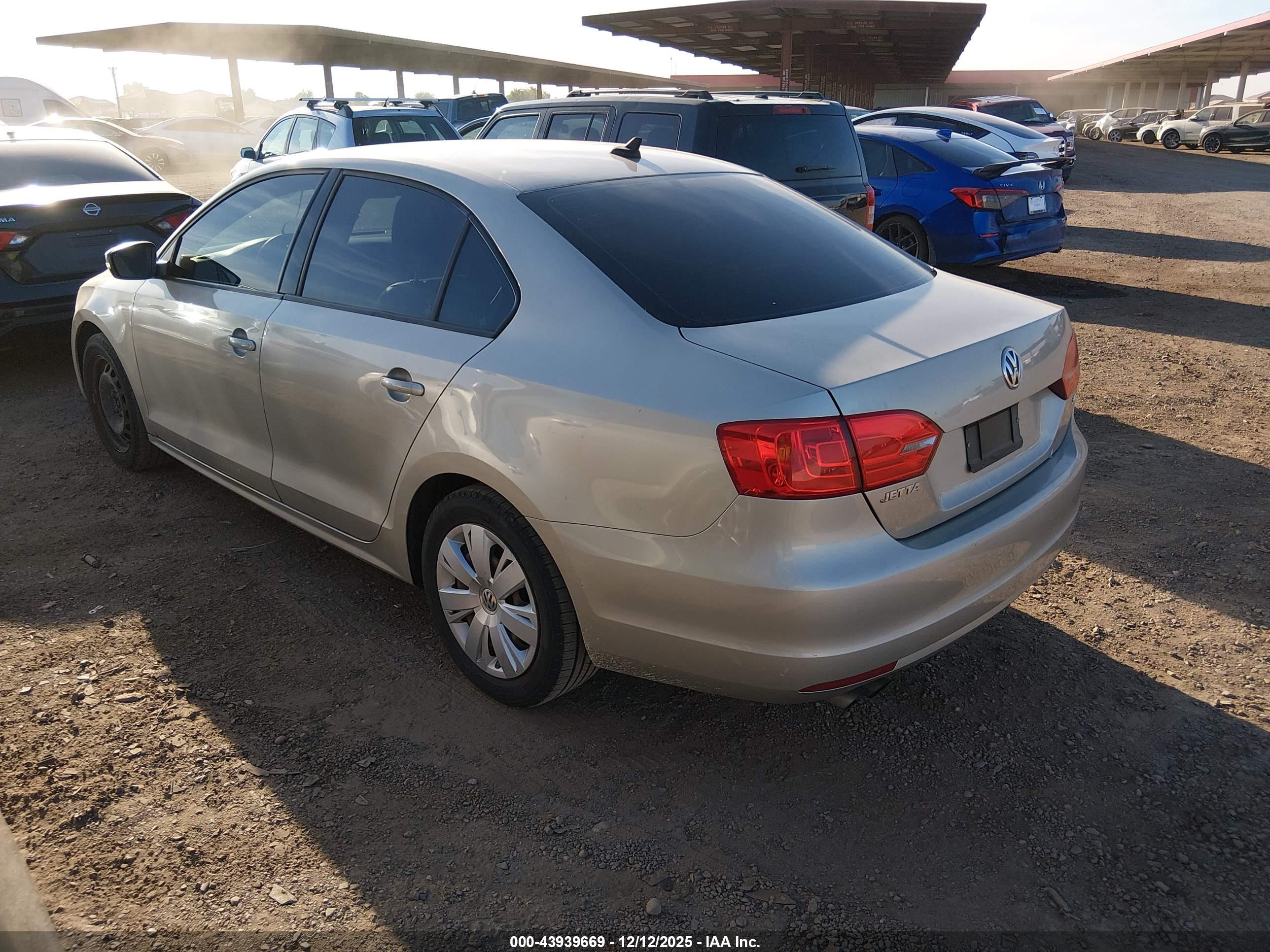 VOLKSWAGEN JETTA image 3