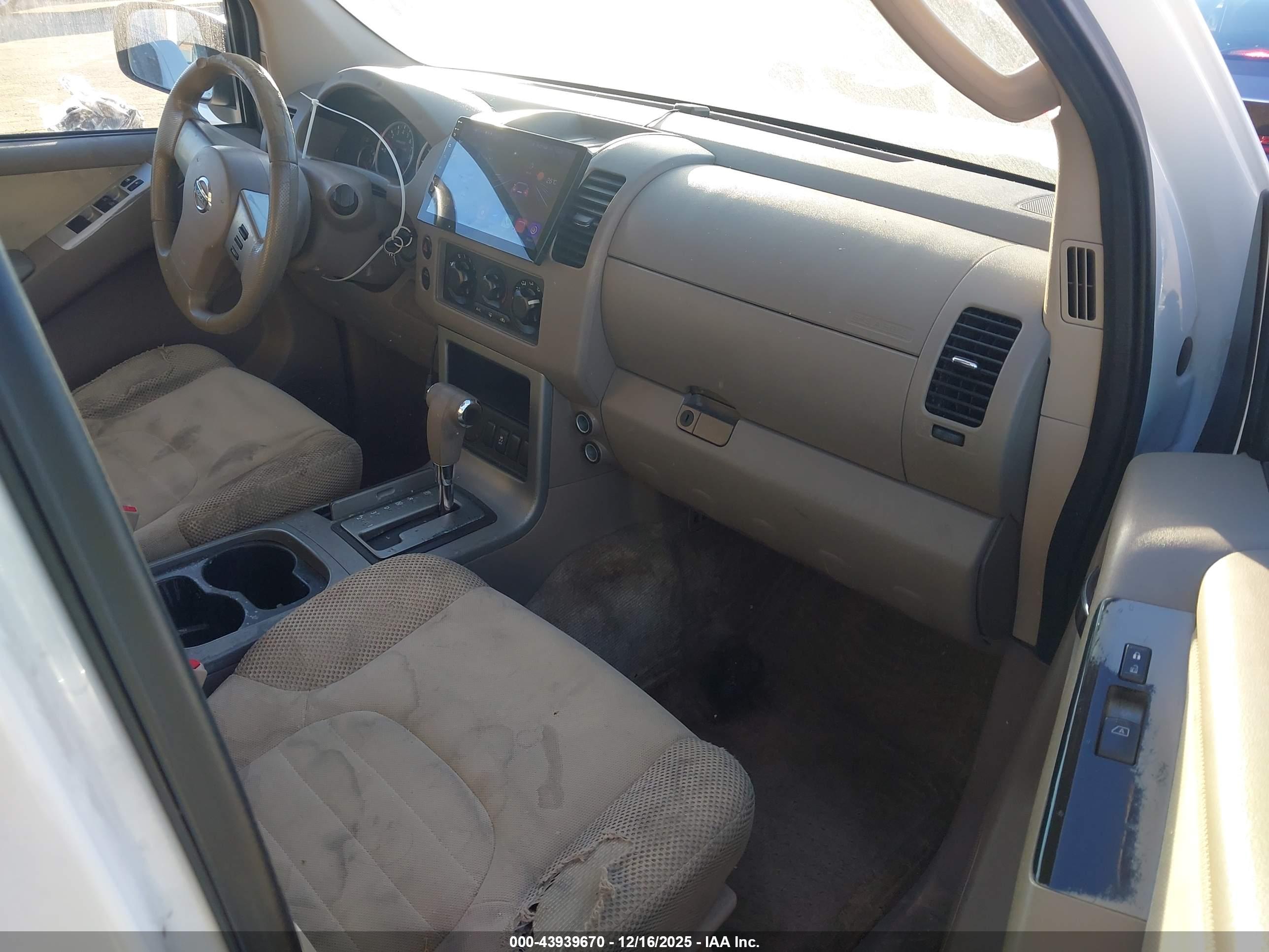 NISSAN PATHFINDER image 5