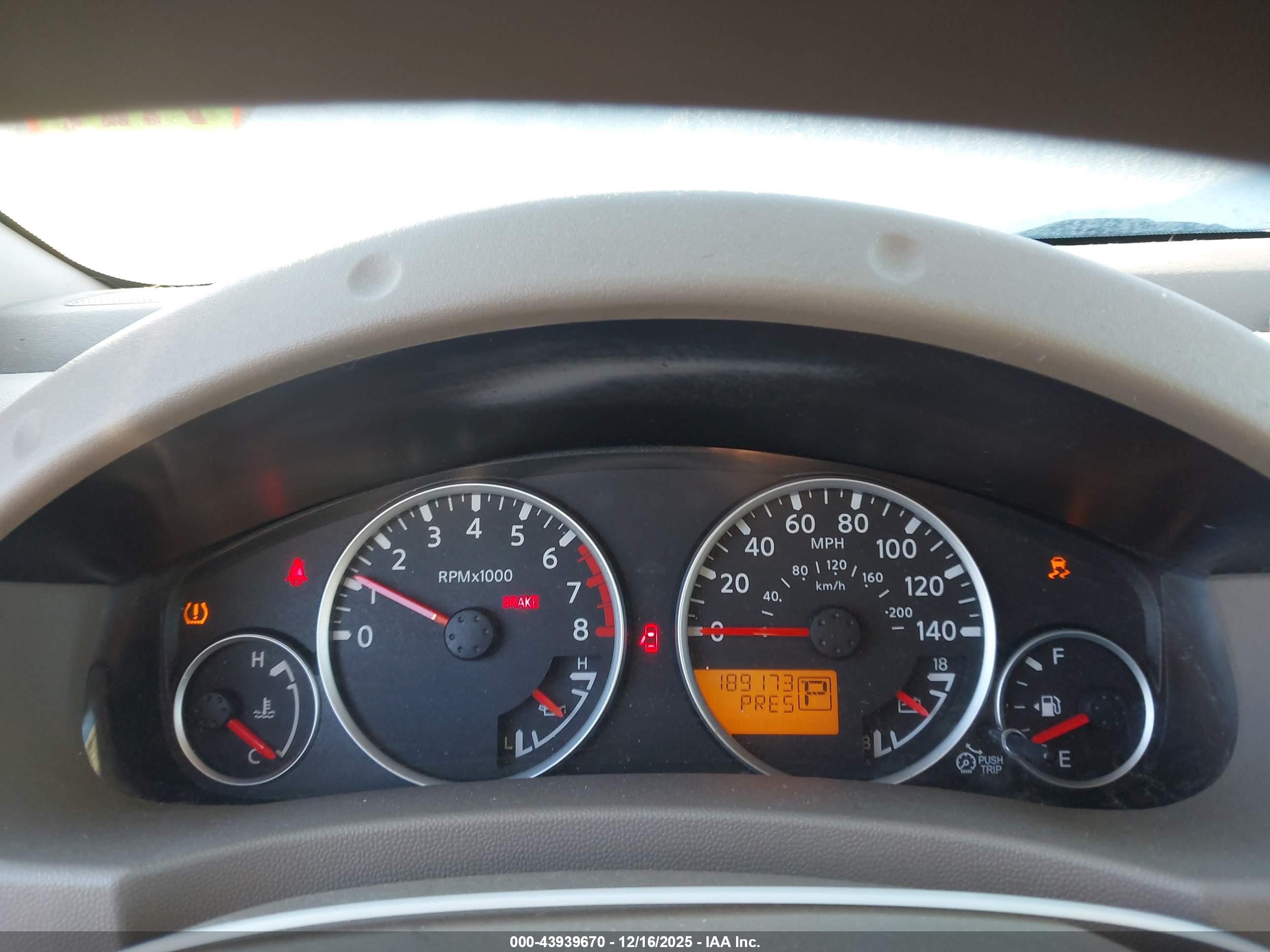 NISSAN PATHFINDER image 7