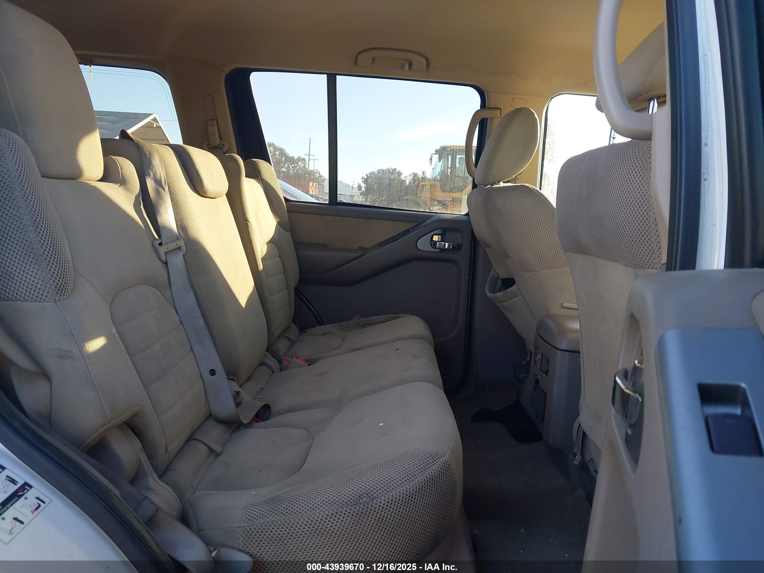 NISSAN PATHFINDER image 8