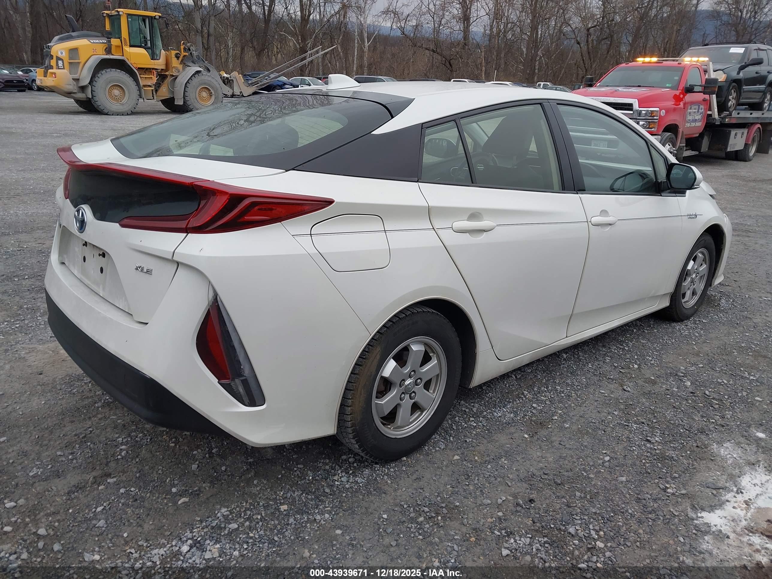 TOYOTA PRIUS image 4